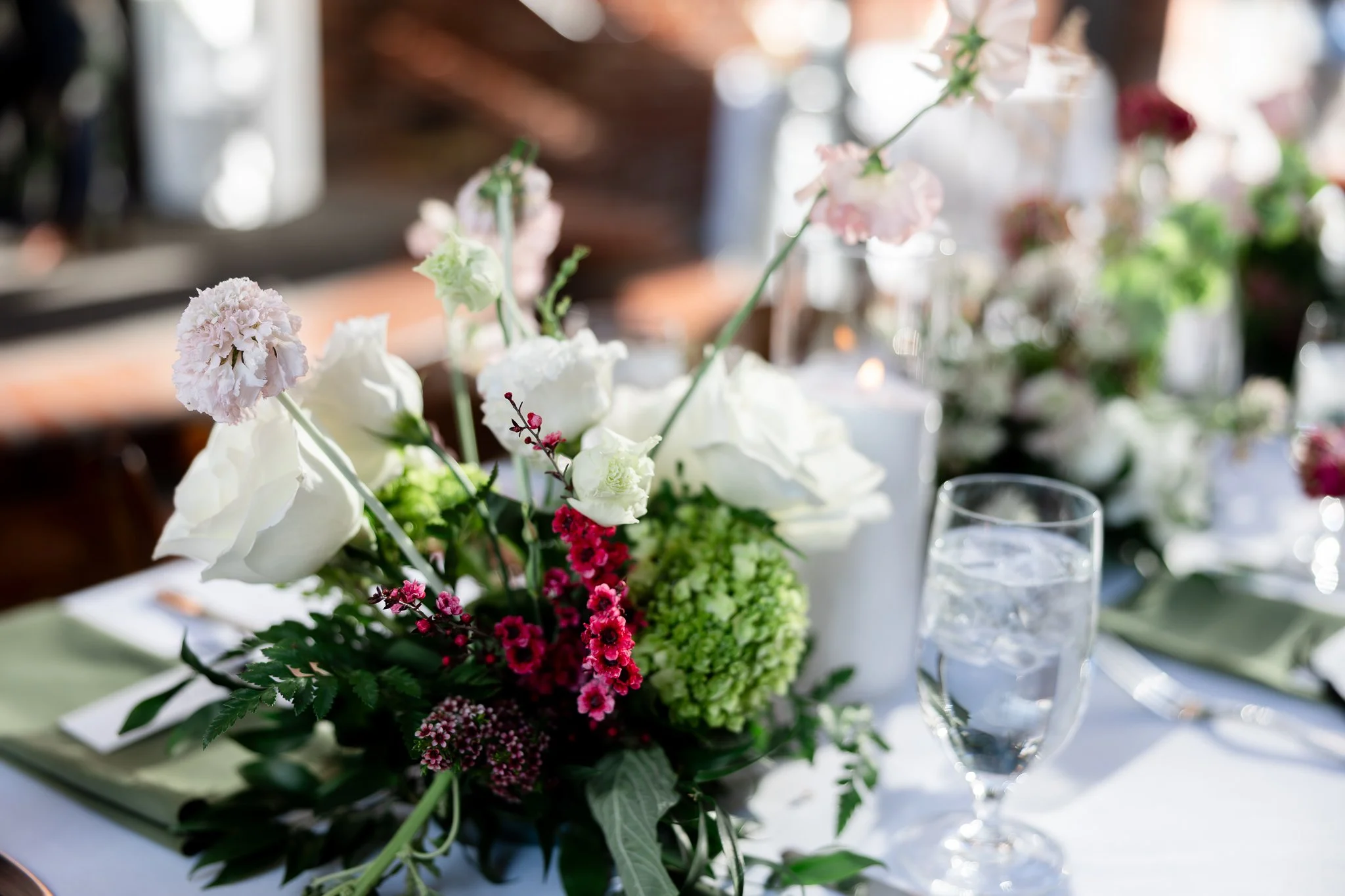 Europa-Court-in-the-Square-Seattle-Wedding-Sarah-Campo-Photography-299.jpg