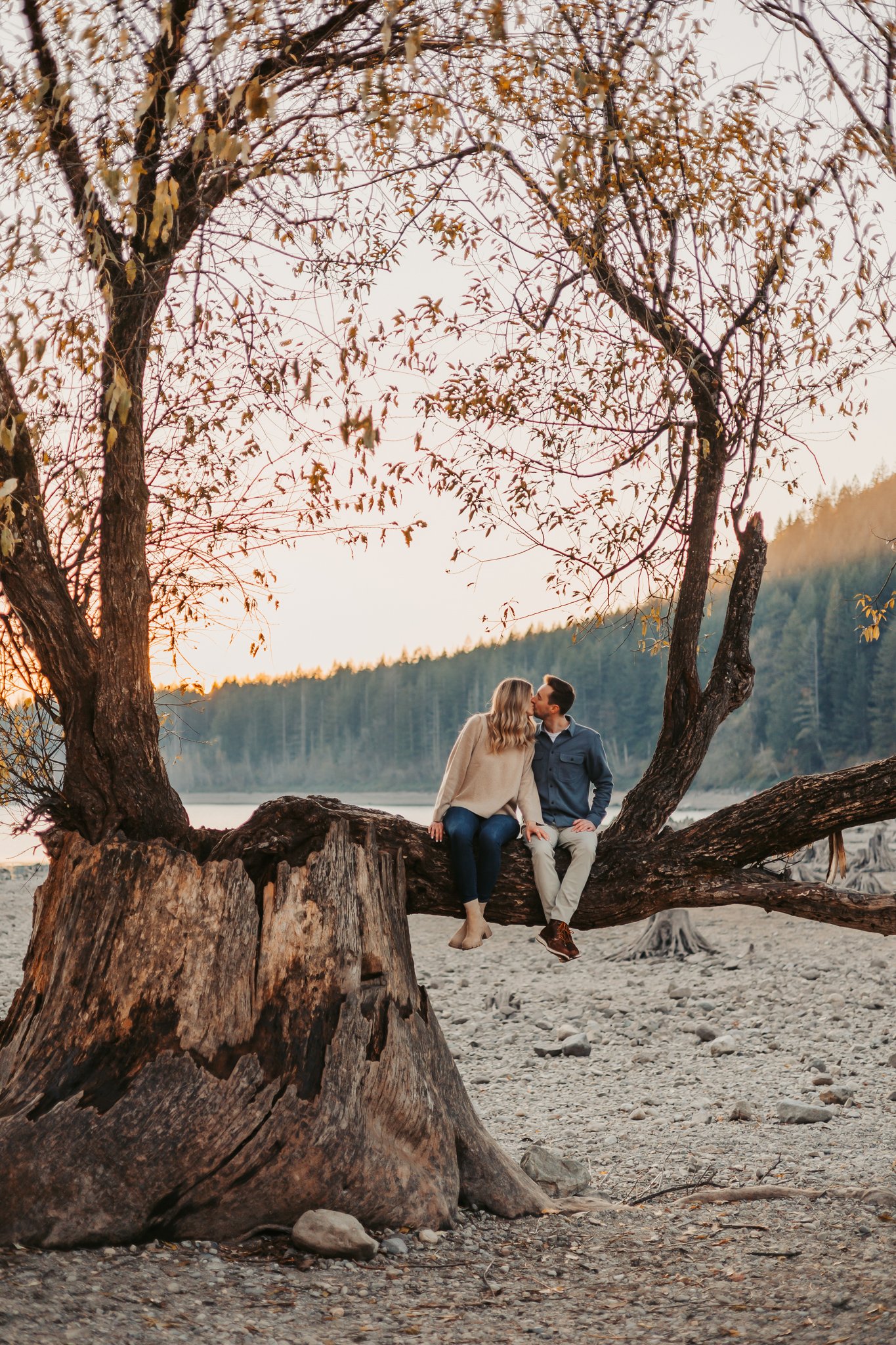 Fall Rattlesnake Lake Engagement Photos