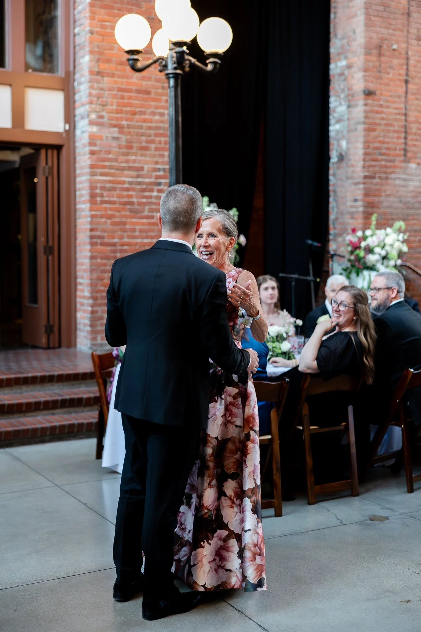 Europa-Court-in-the-Square-Seattle-Wedding-Sarah-Campo-Photography-381.jpg
