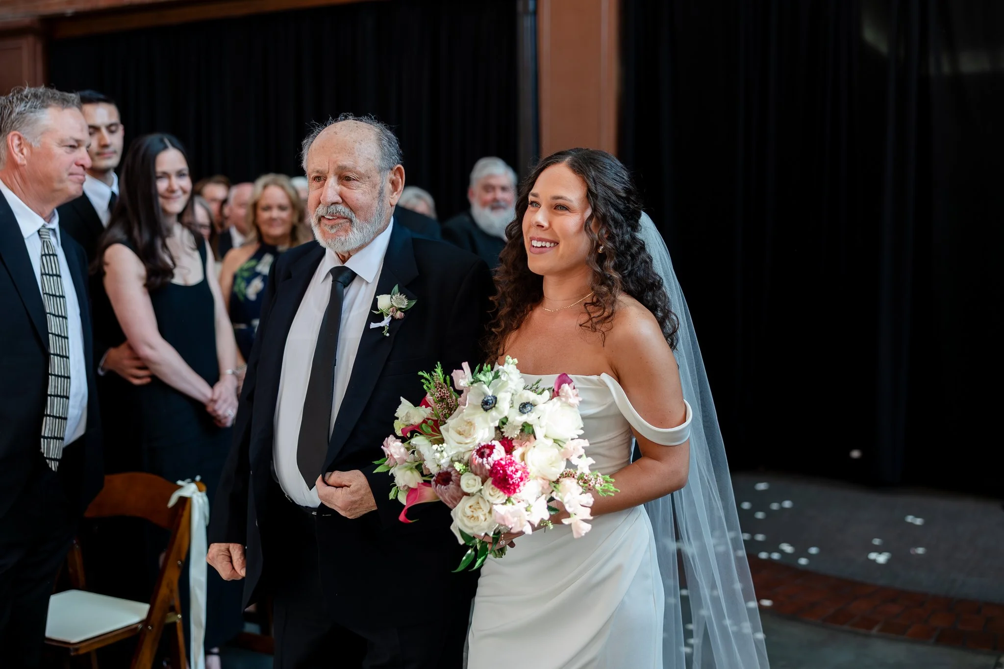 Europa-Court-in-the-Square-Seattle-Wedding-Sarah-Campo-Photography-193.jpg
