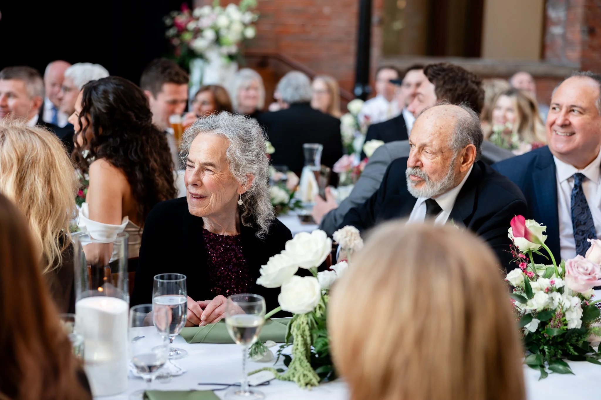 Europa-Court-in-the-Square-Seattle-Wedding-Sarah-Campo-Photography-306.jpg
