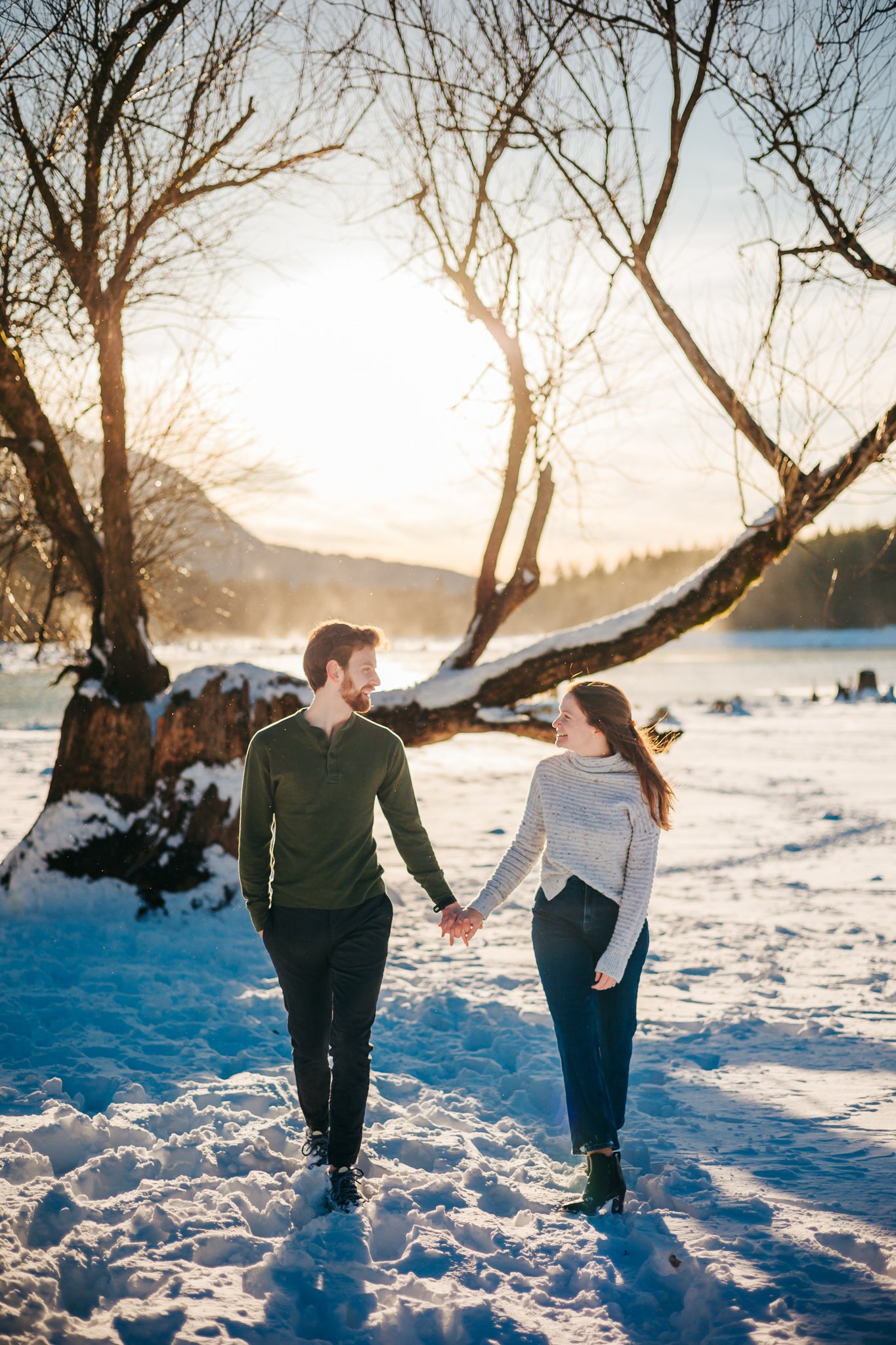 Rattlesnake Lake Engagement Photos in the Winter