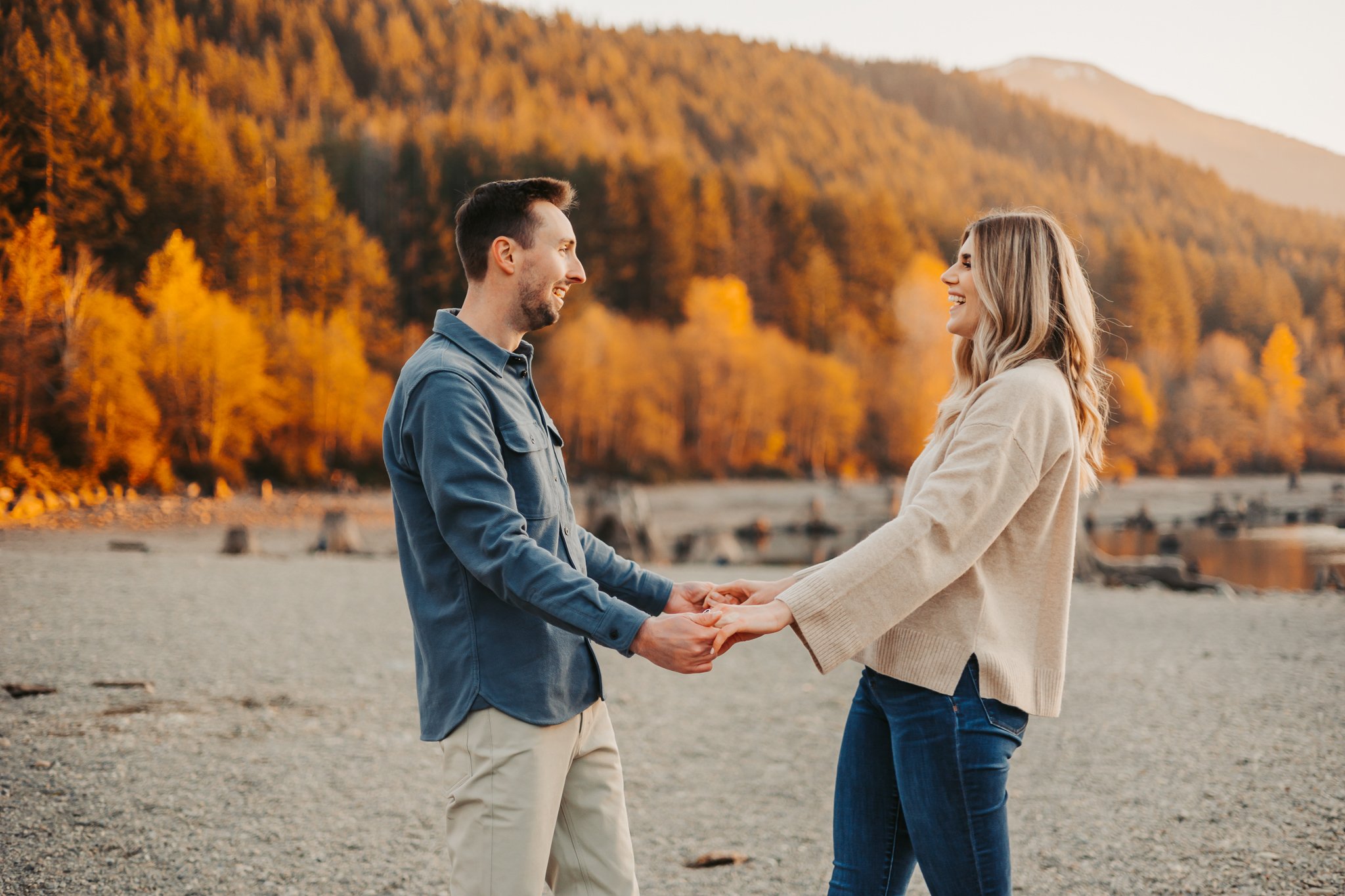 Fall Rattlesnake Lake Engagement Photos