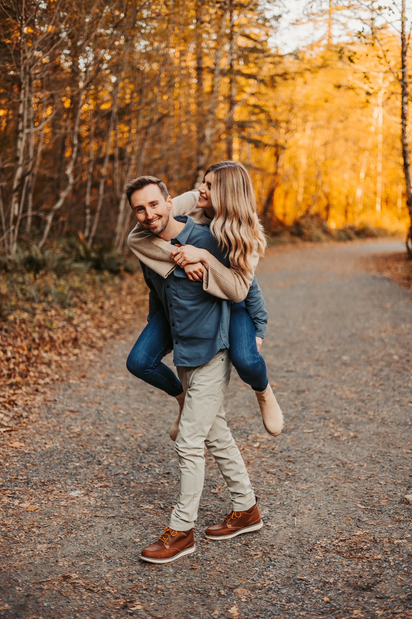 Fall Rattlesnake Lake Engagement Photos