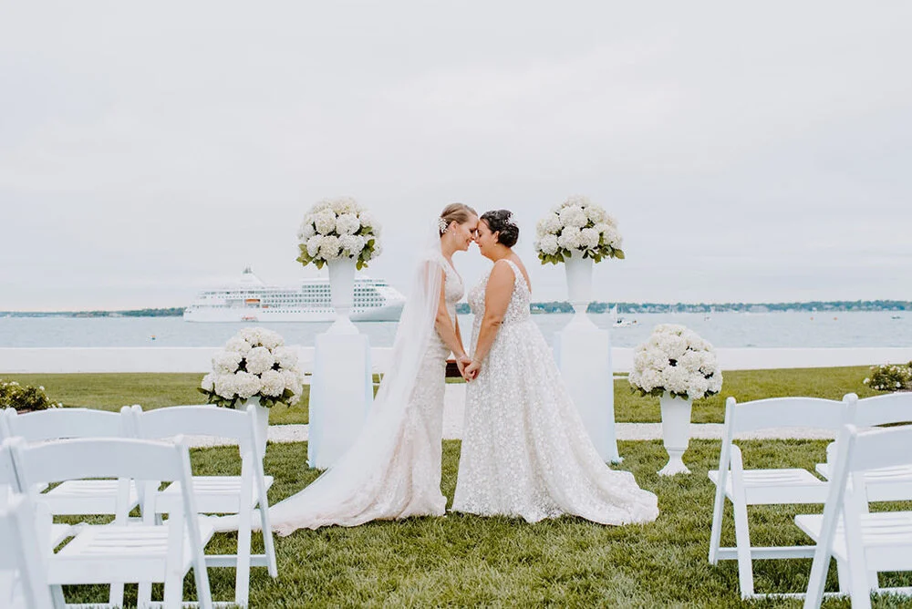 rhode-island-outdoor-wedding-ceremony-flowers.jpg