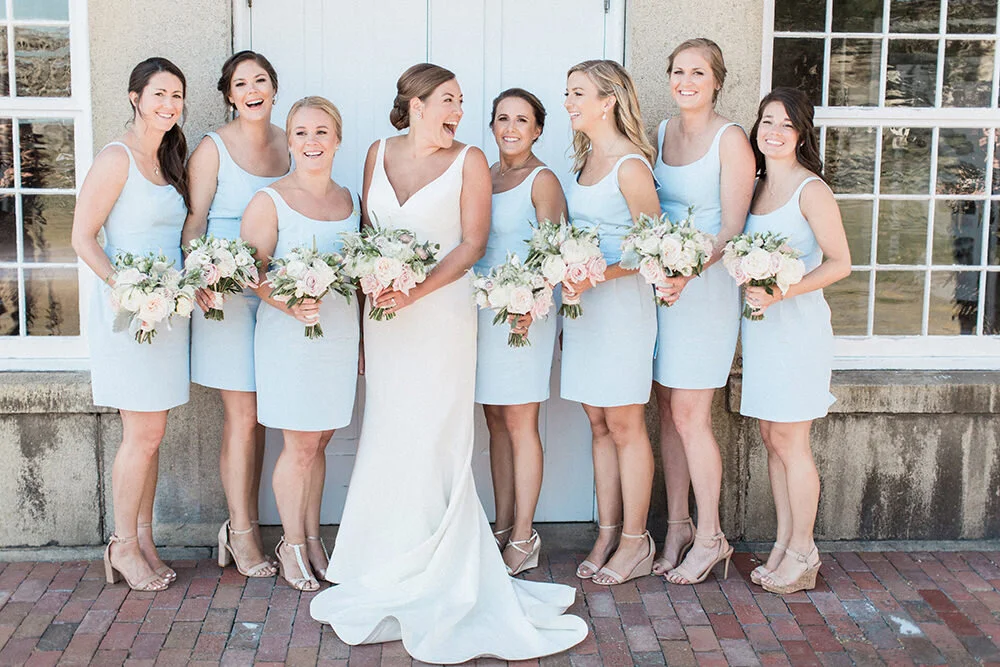 laughing-wedding-bouquets.jpg