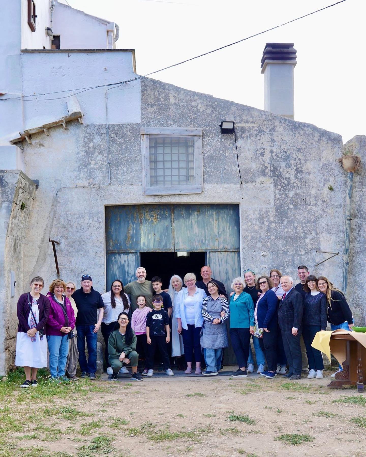 We are very lucky that the people who come to our classes and workshops always come with open hearts and minds, a good appetite for not only the regional cuisine of Puglia but for new experiences. 

We hosted our 4-day culinary workshop last week and