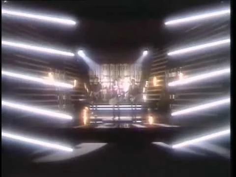 Joan Jett and the Blackhearts - Everyday People