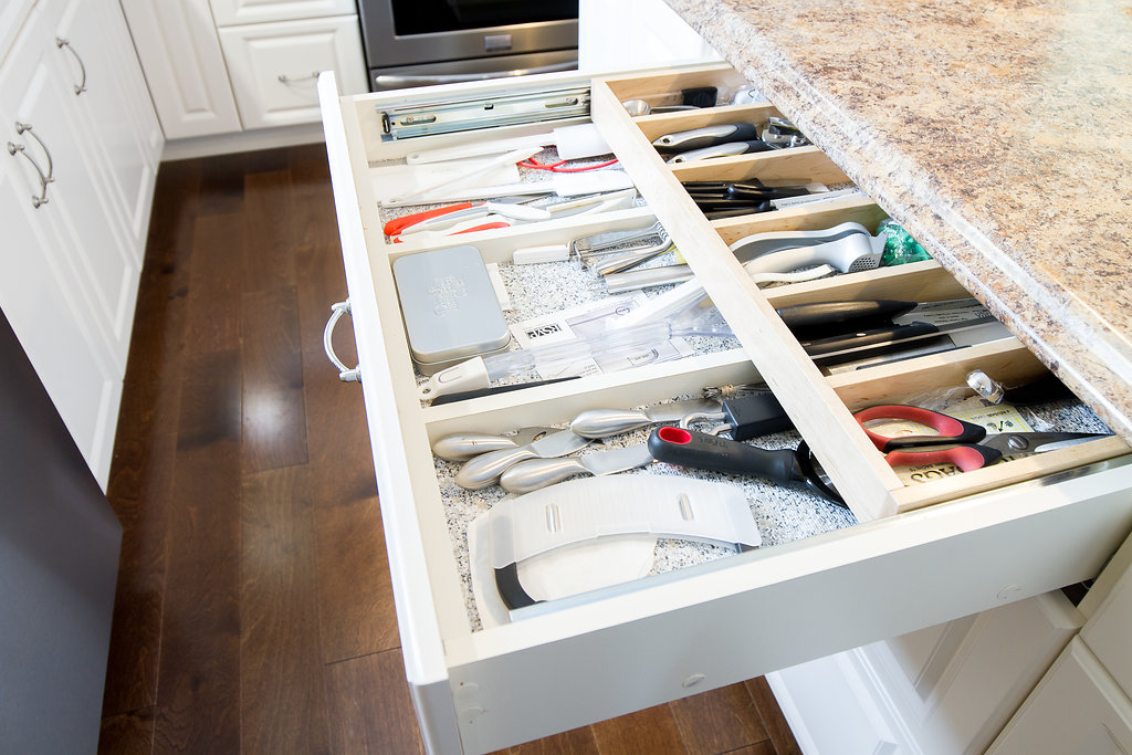 Drawer with Sliding Double Organizers