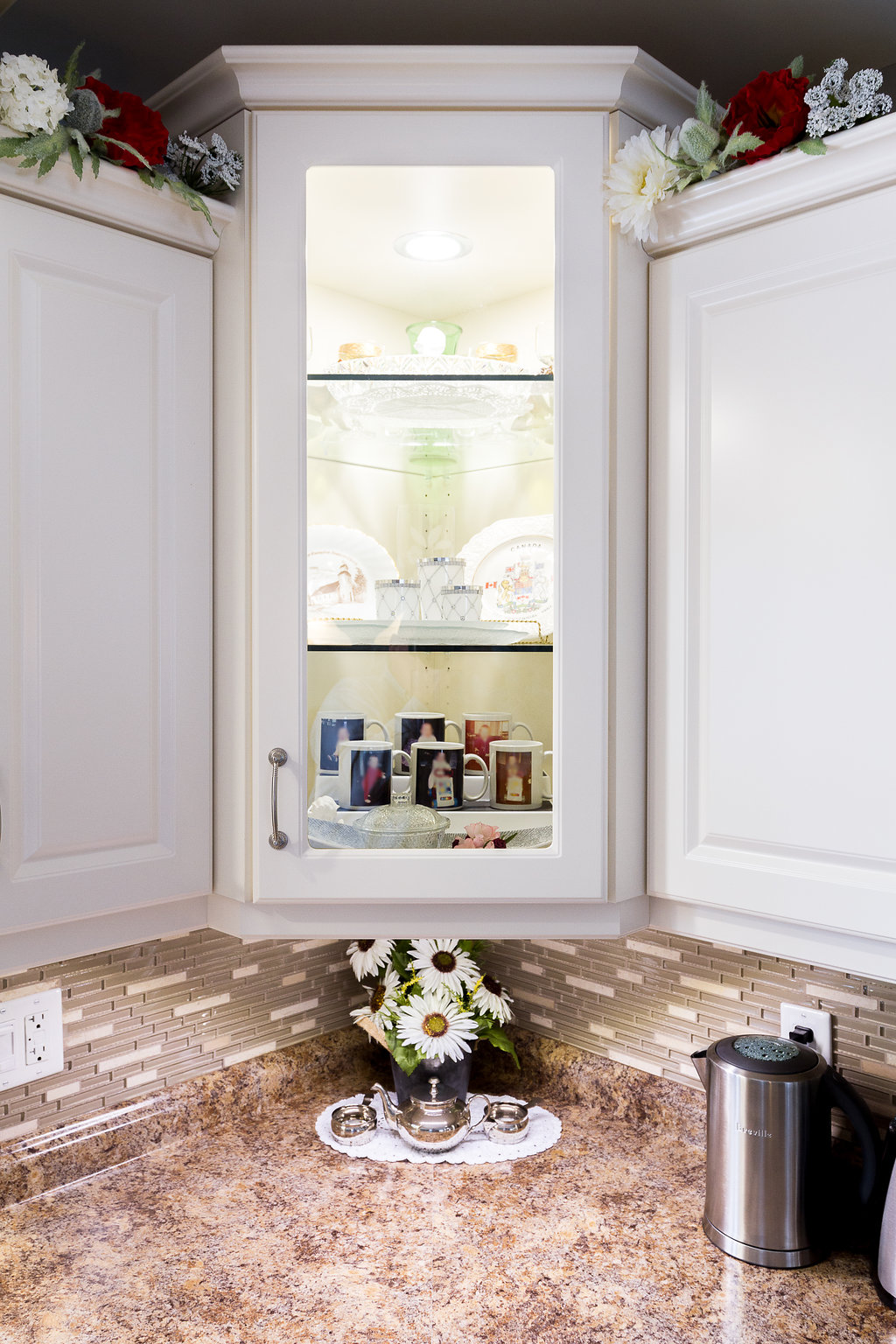 Accent Cupboards with Glass Pane and Puck Lighting