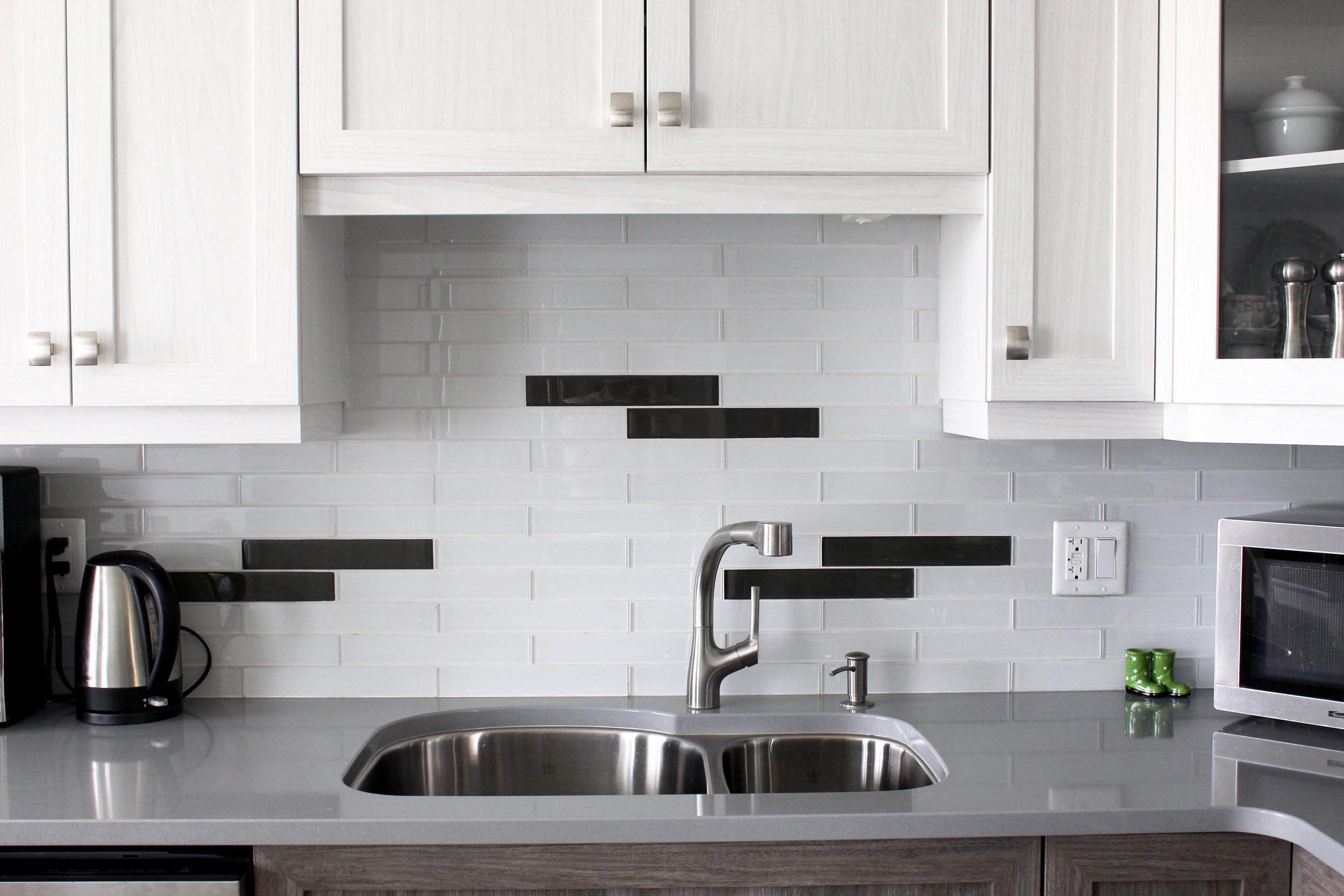 Backsplash tile details and under-mount sink