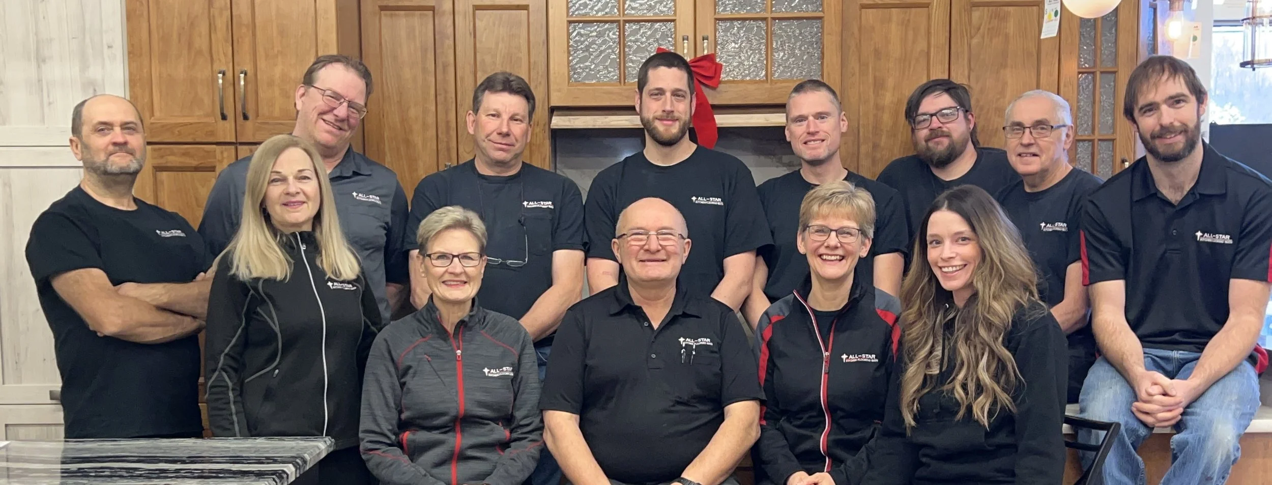 Staff Photo Xmas 2023.JPG