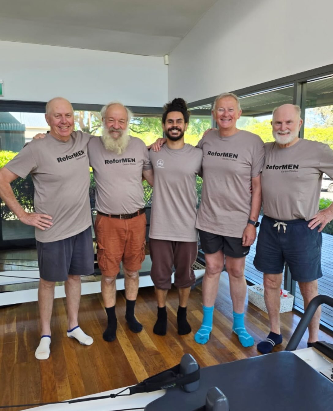 The men are rockin the ReforMen tees. Exercise with mates makes the 45 minutes much more enjoyable.  #reformen #dubbopilates