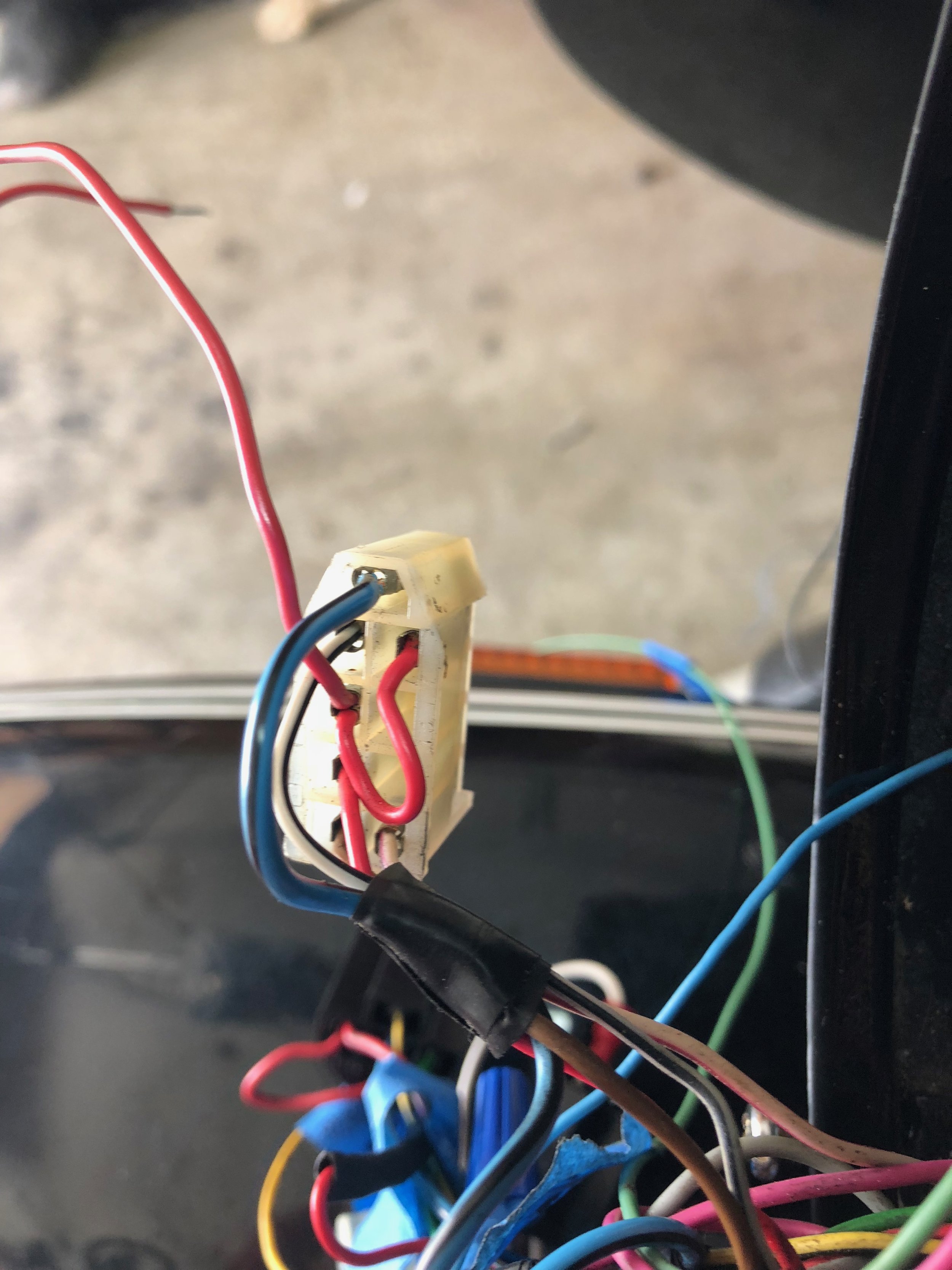 Ten Pin connector RH handlebar