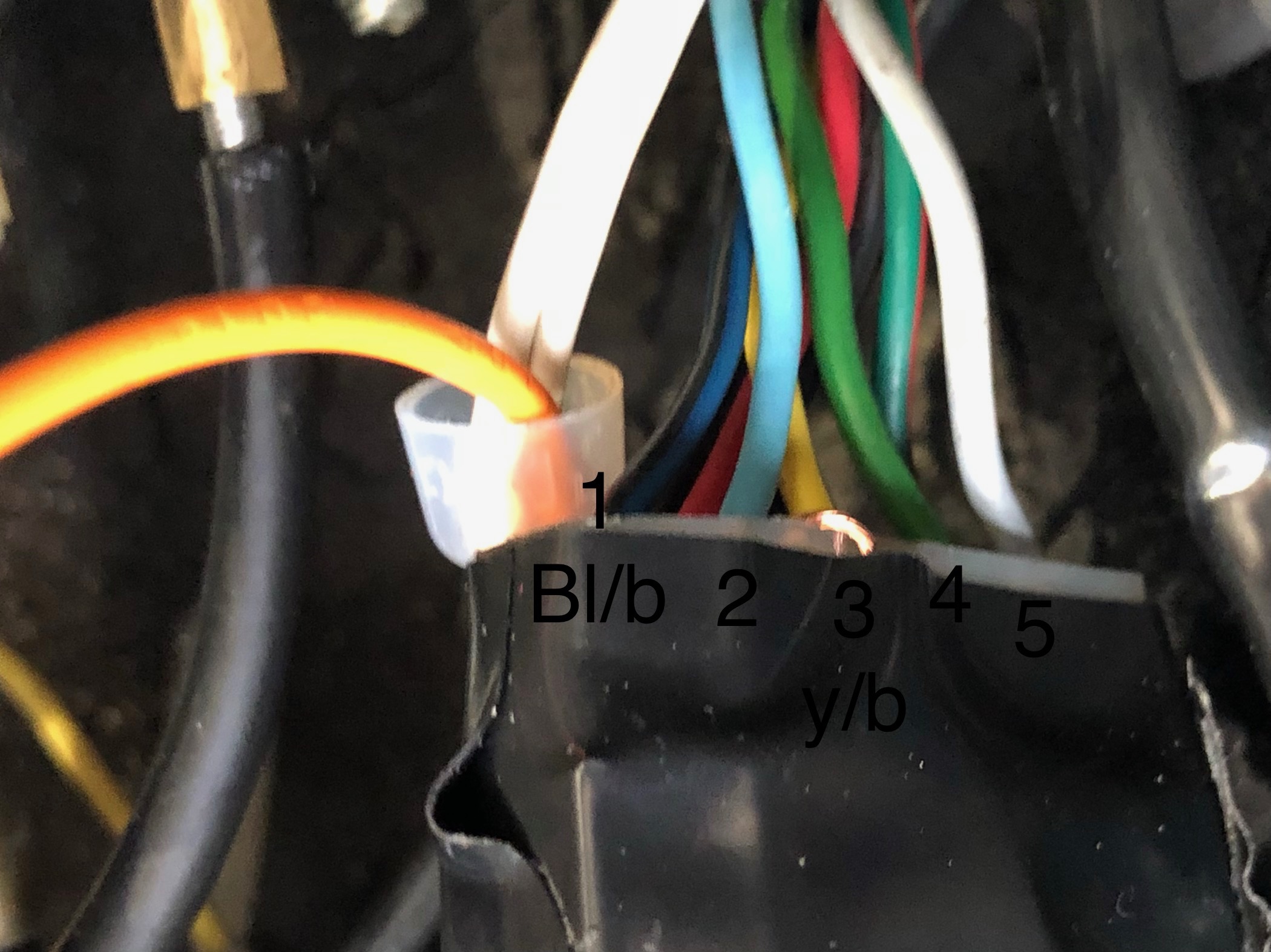 Mappinh LH 10 pin connector to M-Button
