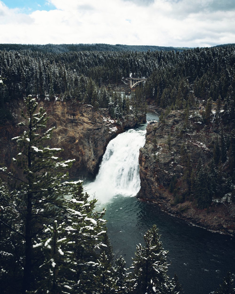 Grand Canyon of the Yellowstone (Yellowstone National Park) — Flying ...