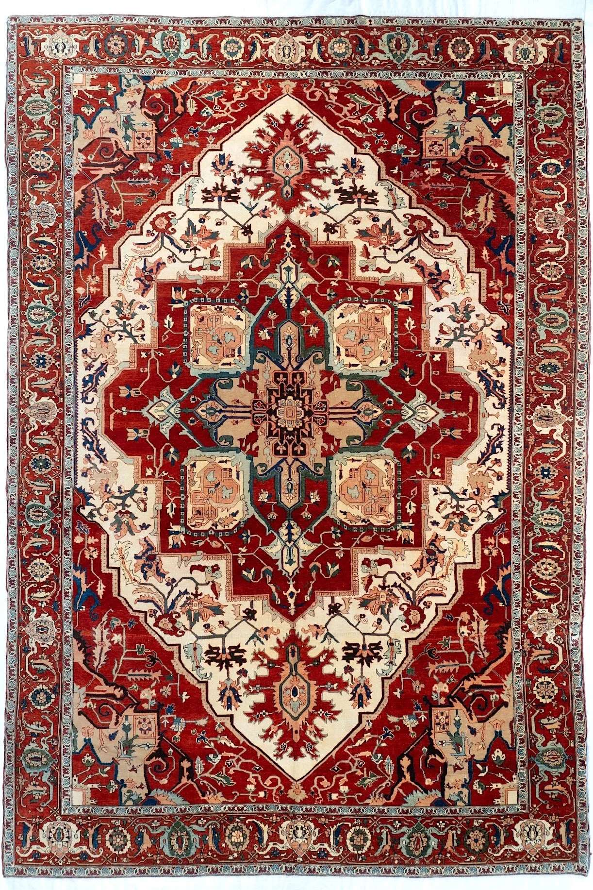 9'4"x13'11" Serapi, Tribal