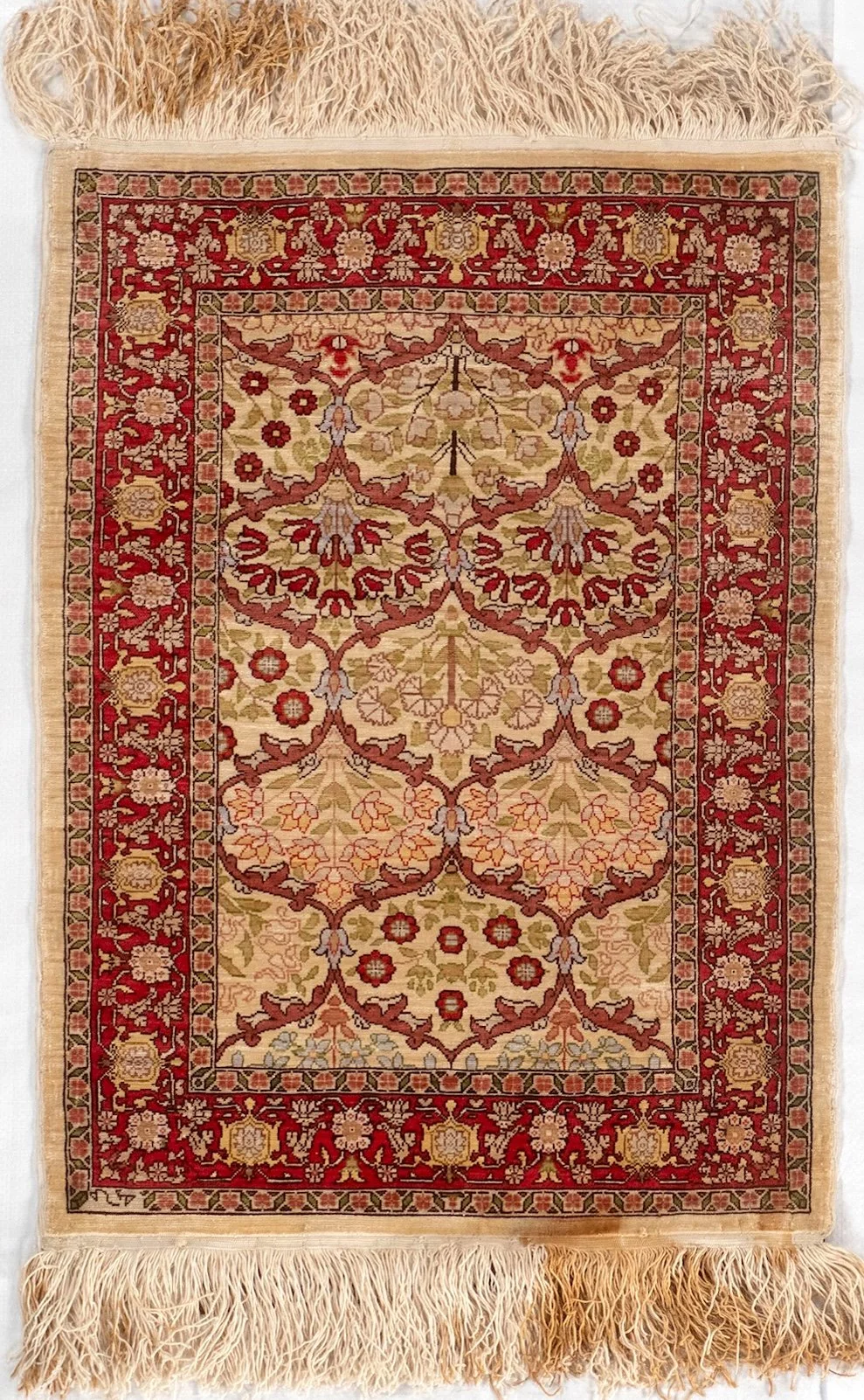 1' 6 X 2' 1"" Hereke, Antique