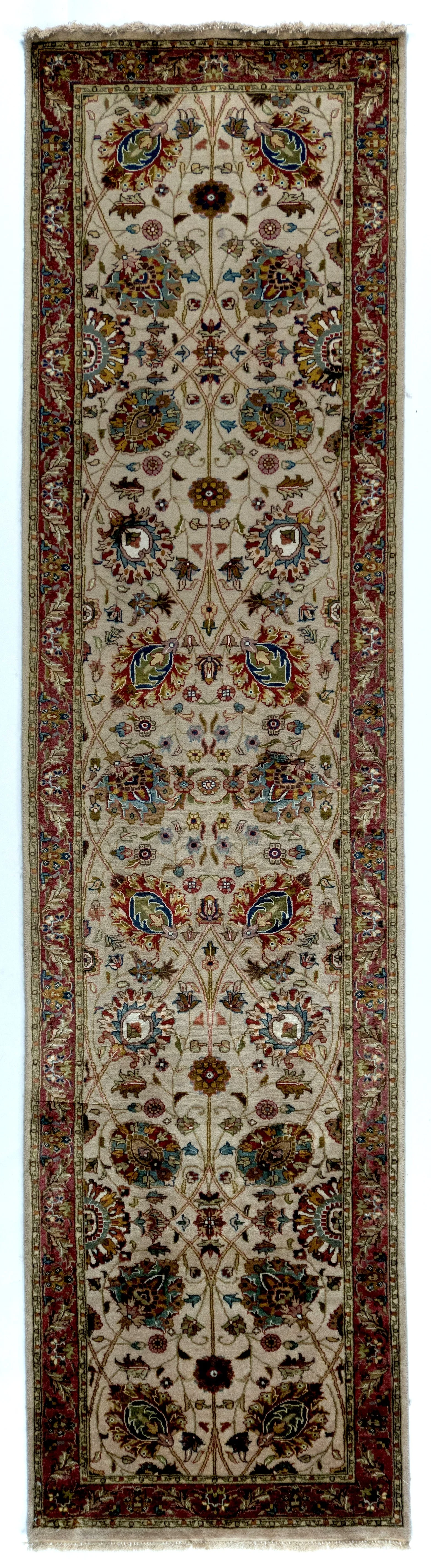 2'6"x9'9" Tabriz, Classic