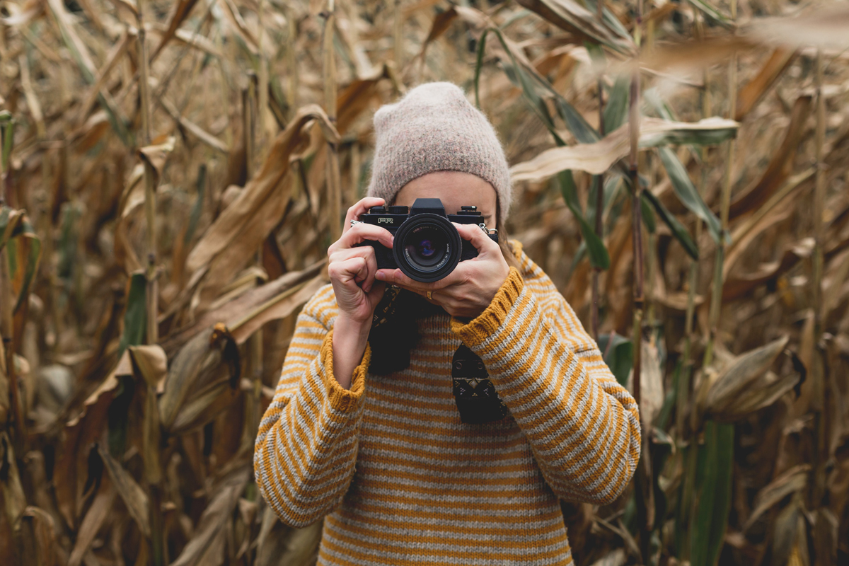 autumn-photographer-taking-picture kleiner.jpg