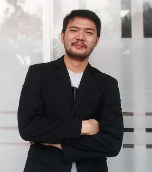 Juan Carlos Graciosa, Machine Learning Specialist JC's focus is the the application of convolutional neural network on seismic image enhancement. Previously, JC's research interest was centered on LIDAR processing for forest cover detection and climate network analysis . He speaks Python, Matlab, R and C/C++. JC holds an MSc in Physics and is also working on his PhD with Machine Learning as specialization.