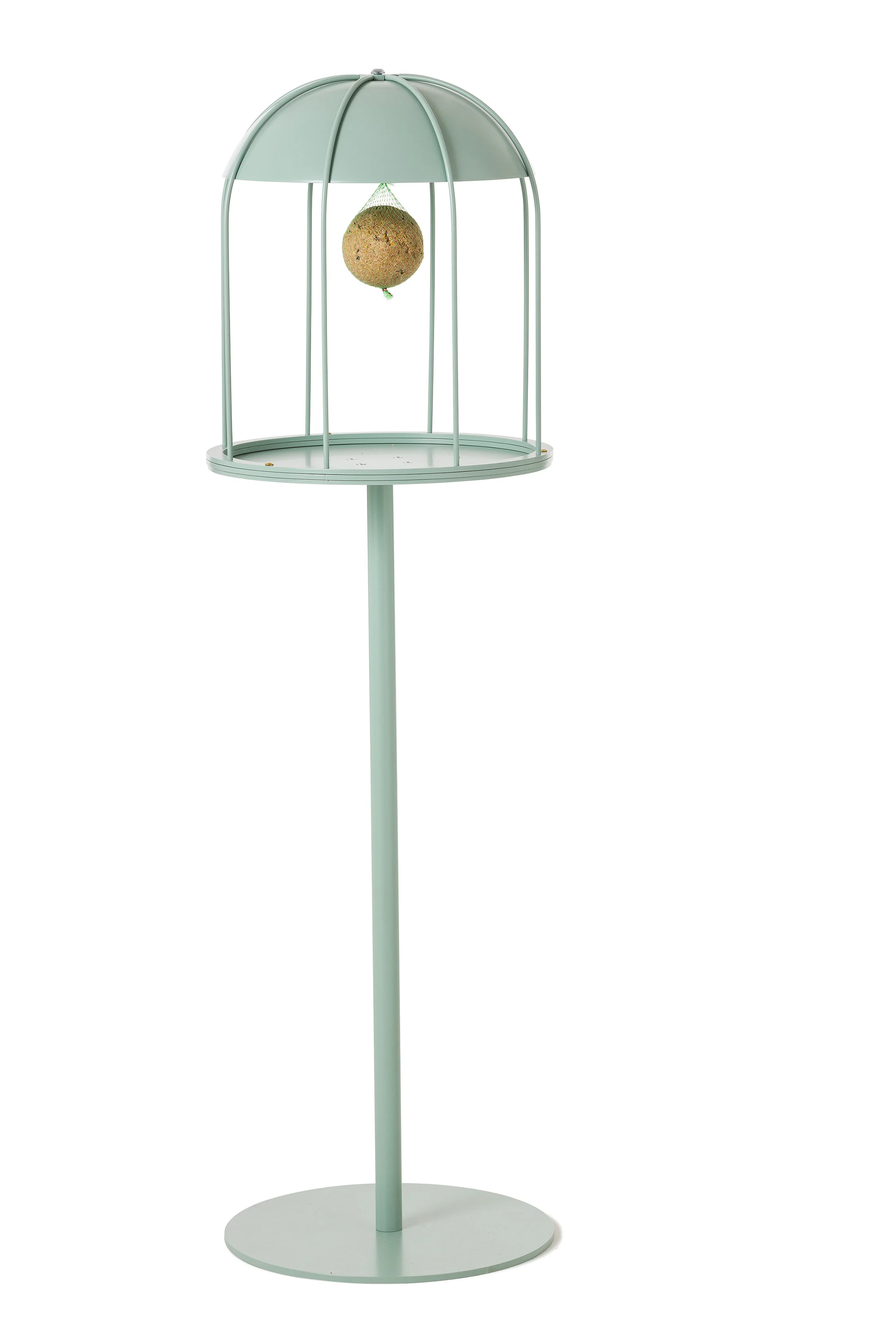03_fågelbord_golv_talgboll.jpg