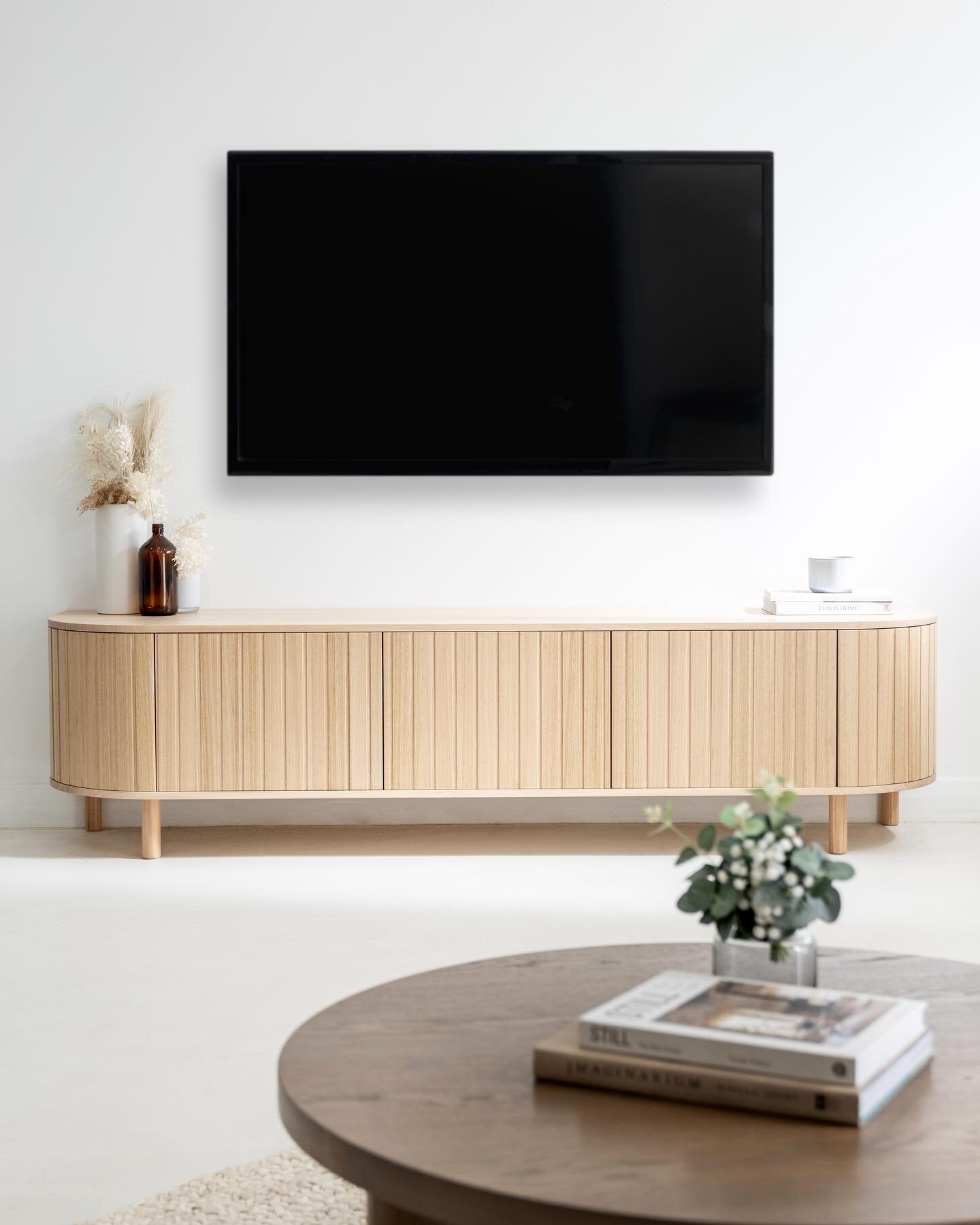 Basque Credenza
This unit is available with different options to suit your home &amp; purpose, whether it&rsquo;s an Entertainment Unit, Sideboard or Buffet...

Options:
Floating or Free Standing / Floating Top or Topless / Rebated Doors or Flush Doo