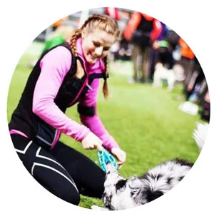 cathrine-skaret-zuki-xavi-team-aginotes-agility-300-pyorea.jpg