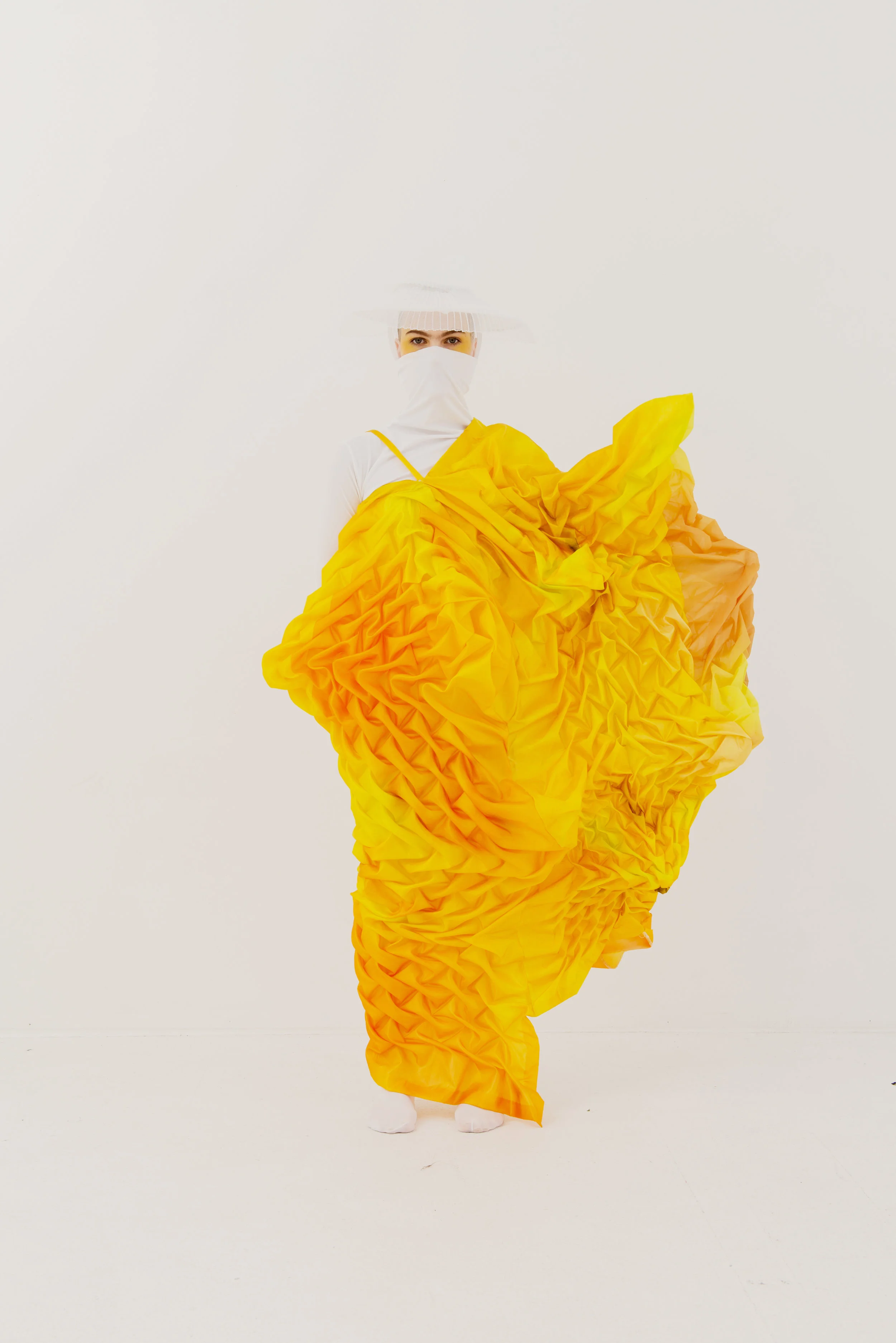 'after-print' is a trilogy of body works that explore nature from the sight perspective of bees as an effort to raise awareness to colony collapse disorder (CCD), a phenomenon that has drastically impacted the bee population in North America and Europe. For more details behind this series, head over to Work Chronology .