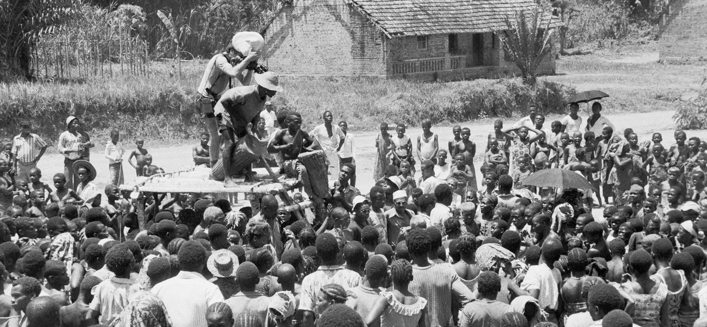 Camera à l'épaule (Prov. Ituri 1980)