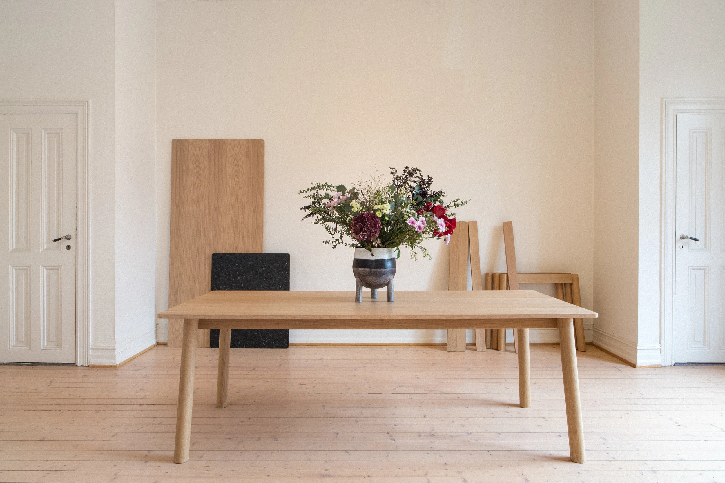 ALAYL_table_pices_.jpg