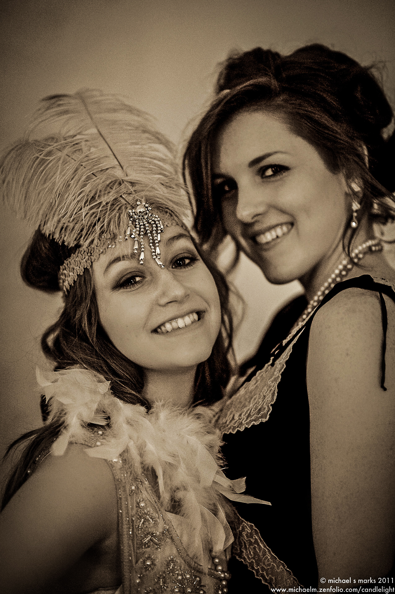 Two ladies in 1920s costume