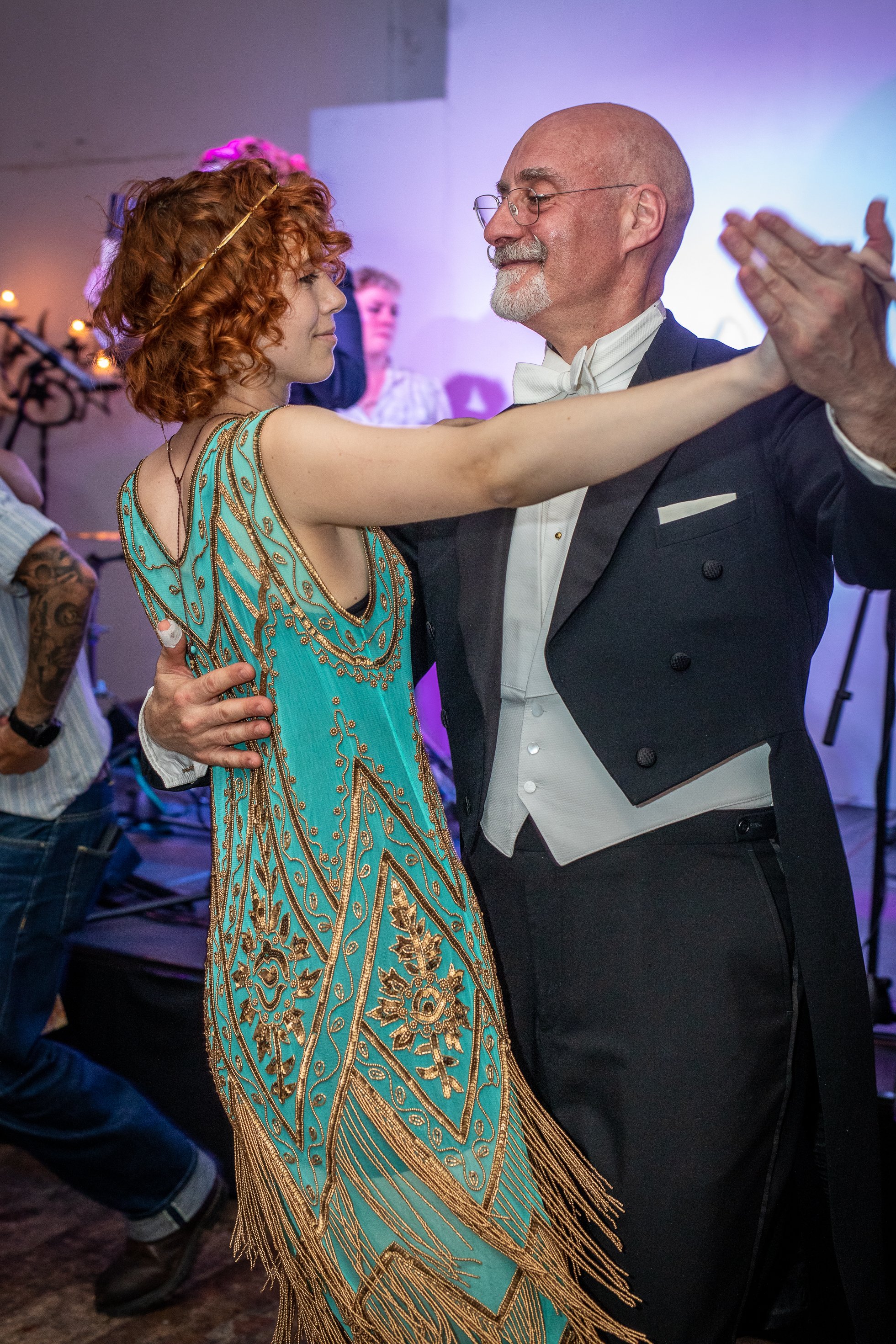 Guests dancing in 1920s costume