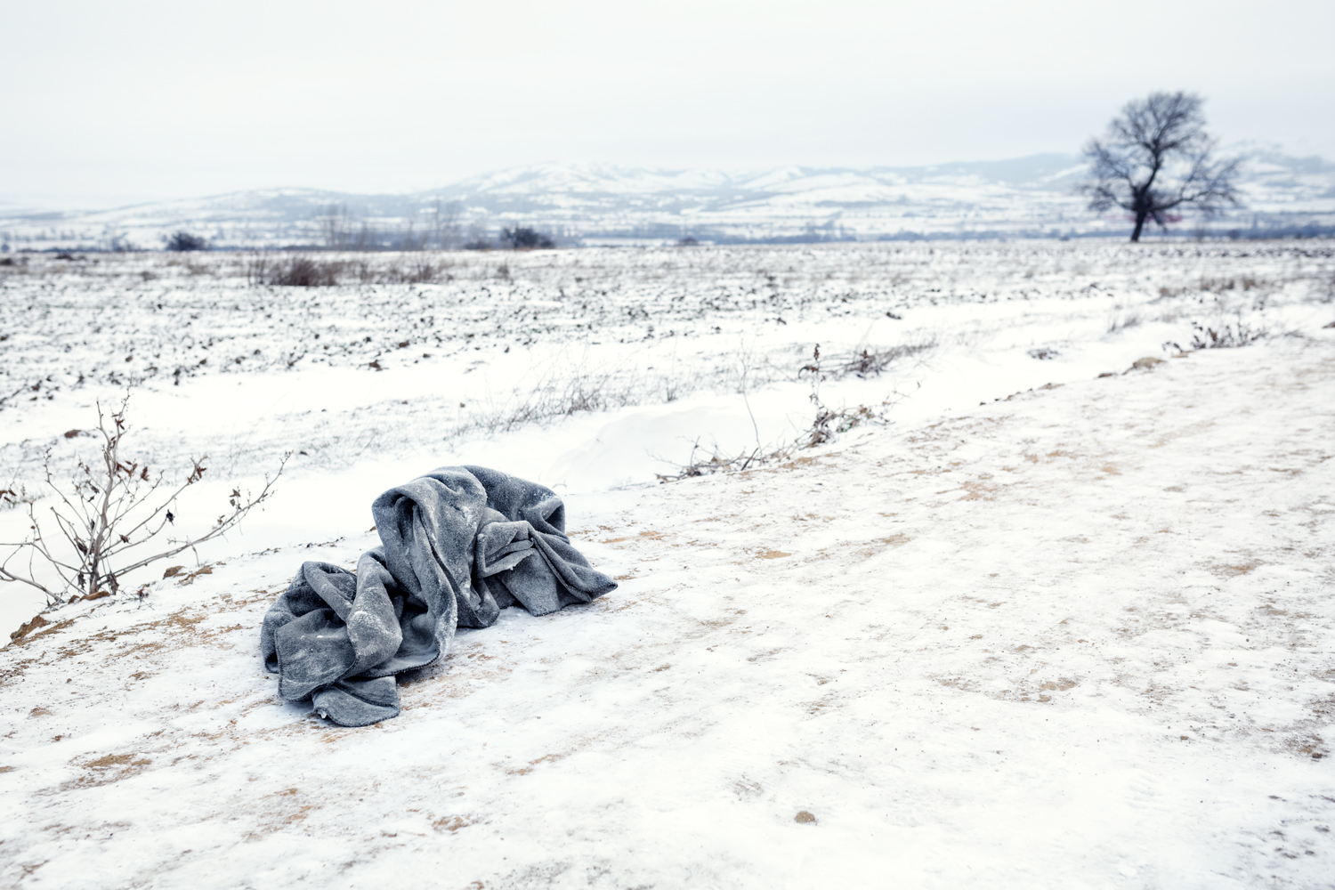   Lieu de vie · 2016   It’s been five years now since the Syrian war started. More than two hundred and fifty thousand people have died, and up to five million have abandoned their homes. Most of them are living below the poverty threshold in Lebanon