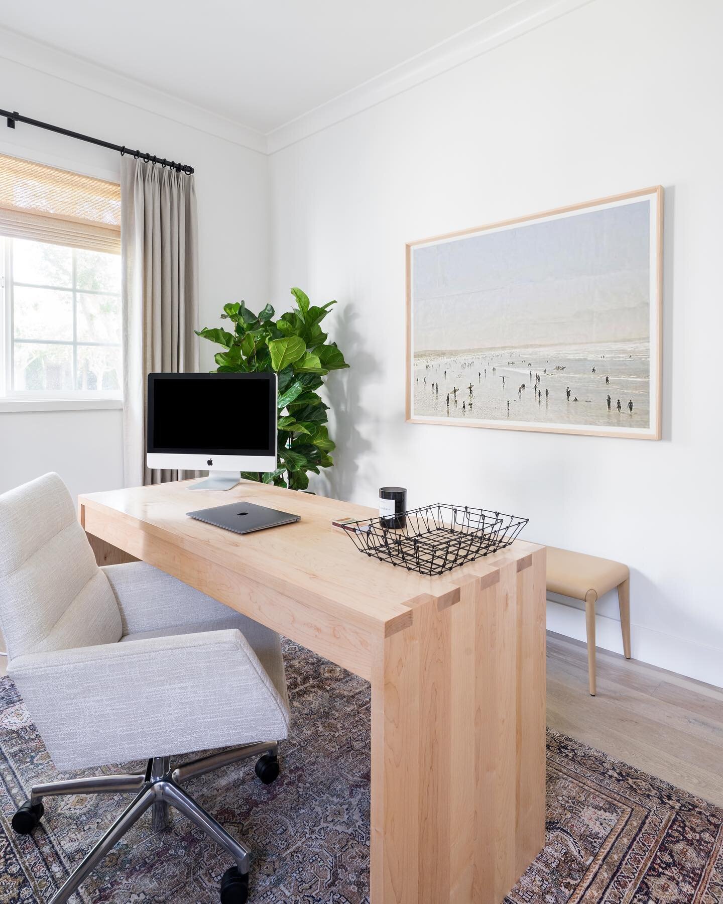 Still drooling over the office from our #CamdenRemodel 🤤
Who else would never want to leave this space? 😉 (📷: @charlotteleaphotography)
-
-
#interiordesign #homeremodel #interiordesigner #officedesign #officedecor #smmakelifebeautiful