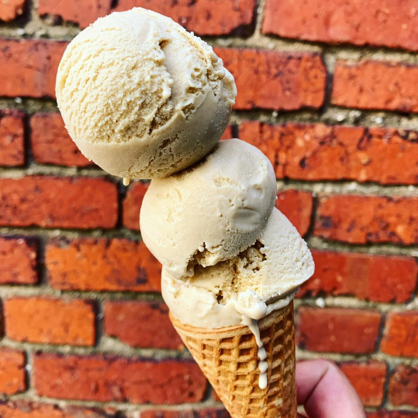 Waffle cone Wednesday is getting a little extra today with three scoops of coffee cardamom!

Pro tip: I heard coffee cardamom makes a great affogato for that added boost you need to get through hump day! 
.
.
.
. 

#icecream #paisleycreamery #buyblac