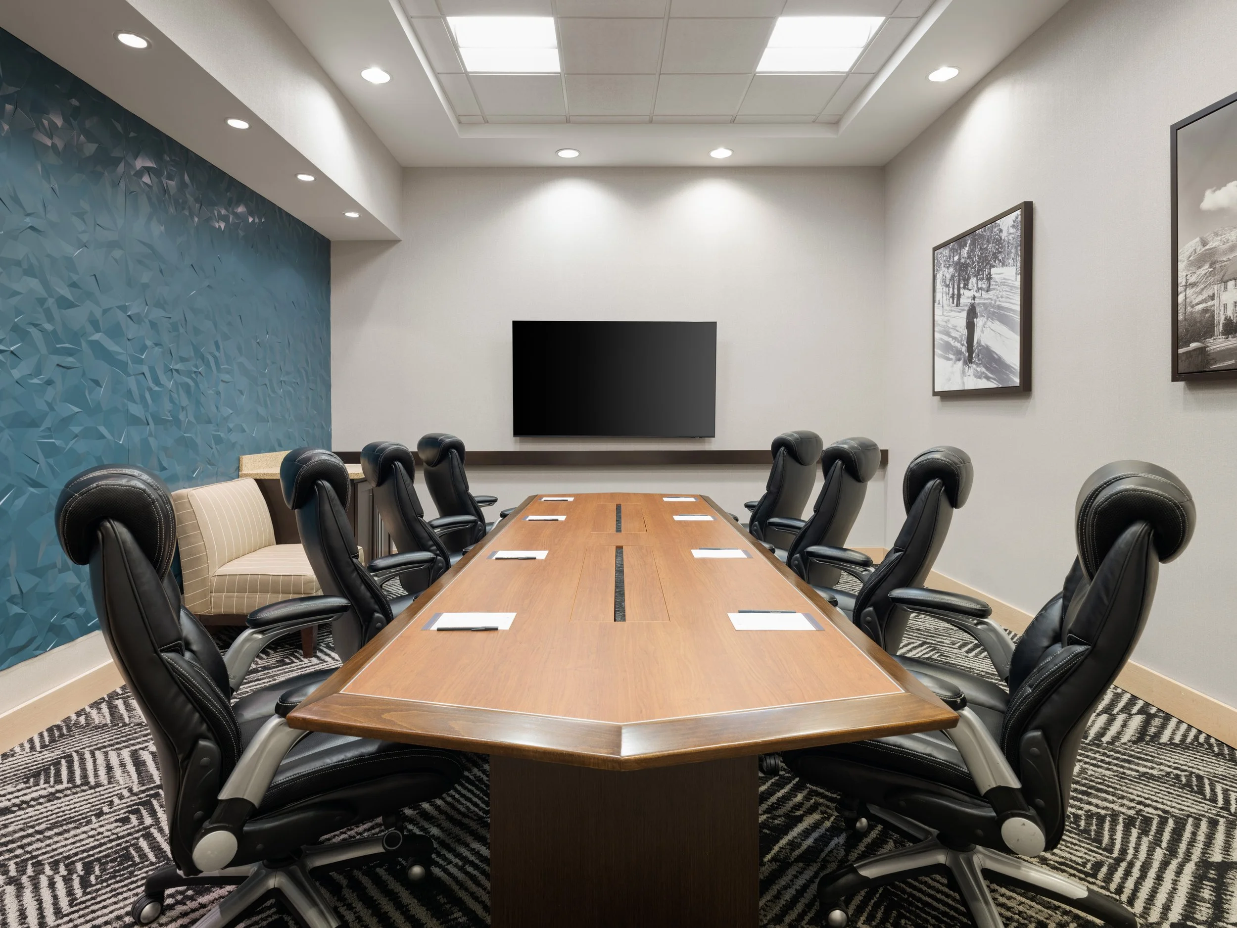 slczc hyatt place salt lake city boardroom.jpg