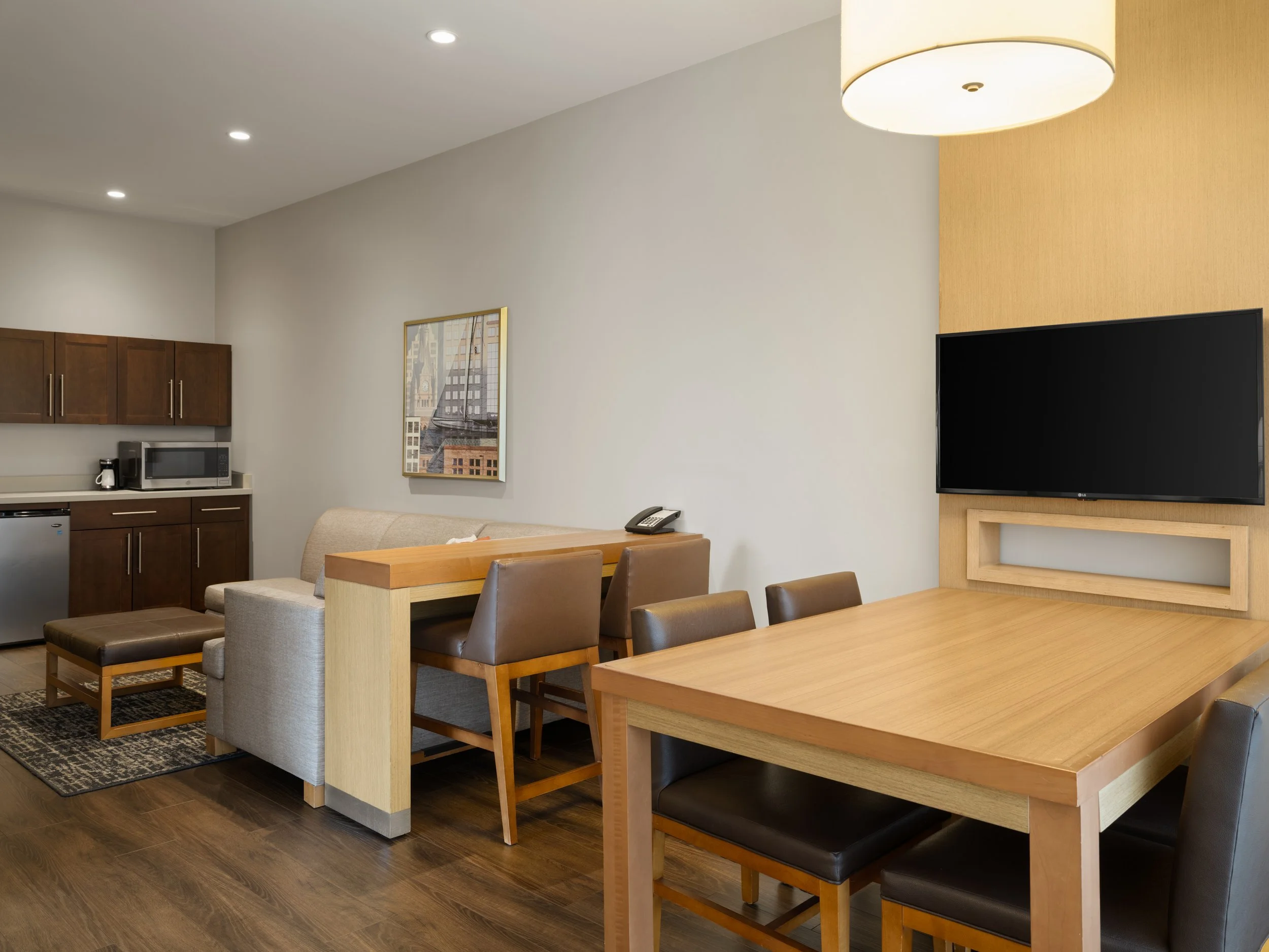 mkezd hyatt place milwaukee rm630 kngn 3.jpg