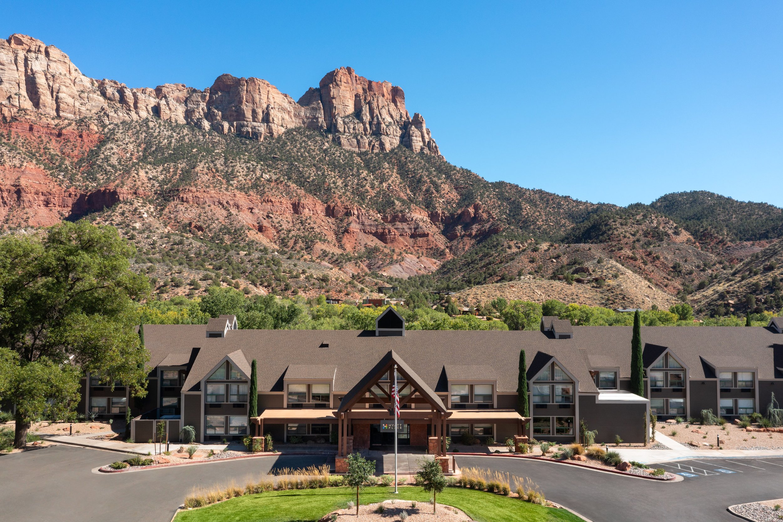 sguzz hyatt place springdale zion drone exterior day 2.jpg