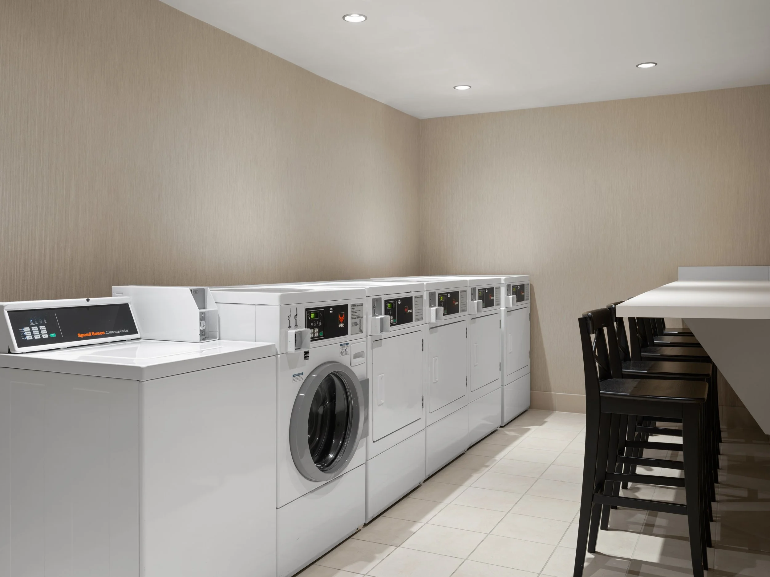 slczc hyatt place salt lake city guest laundry.jpg