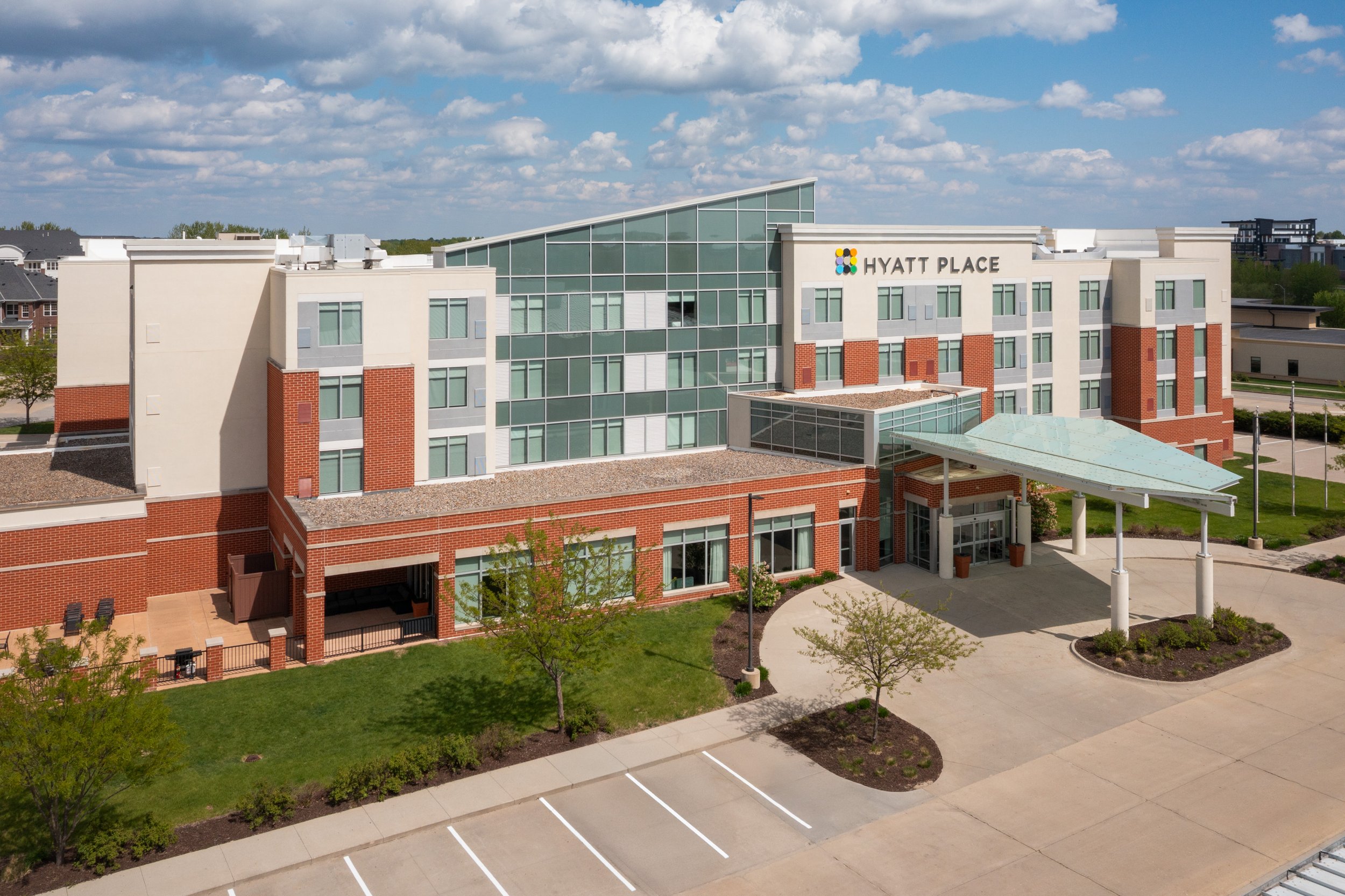 dsmzw hyatt place west des moines drone exterior day 3.jpg