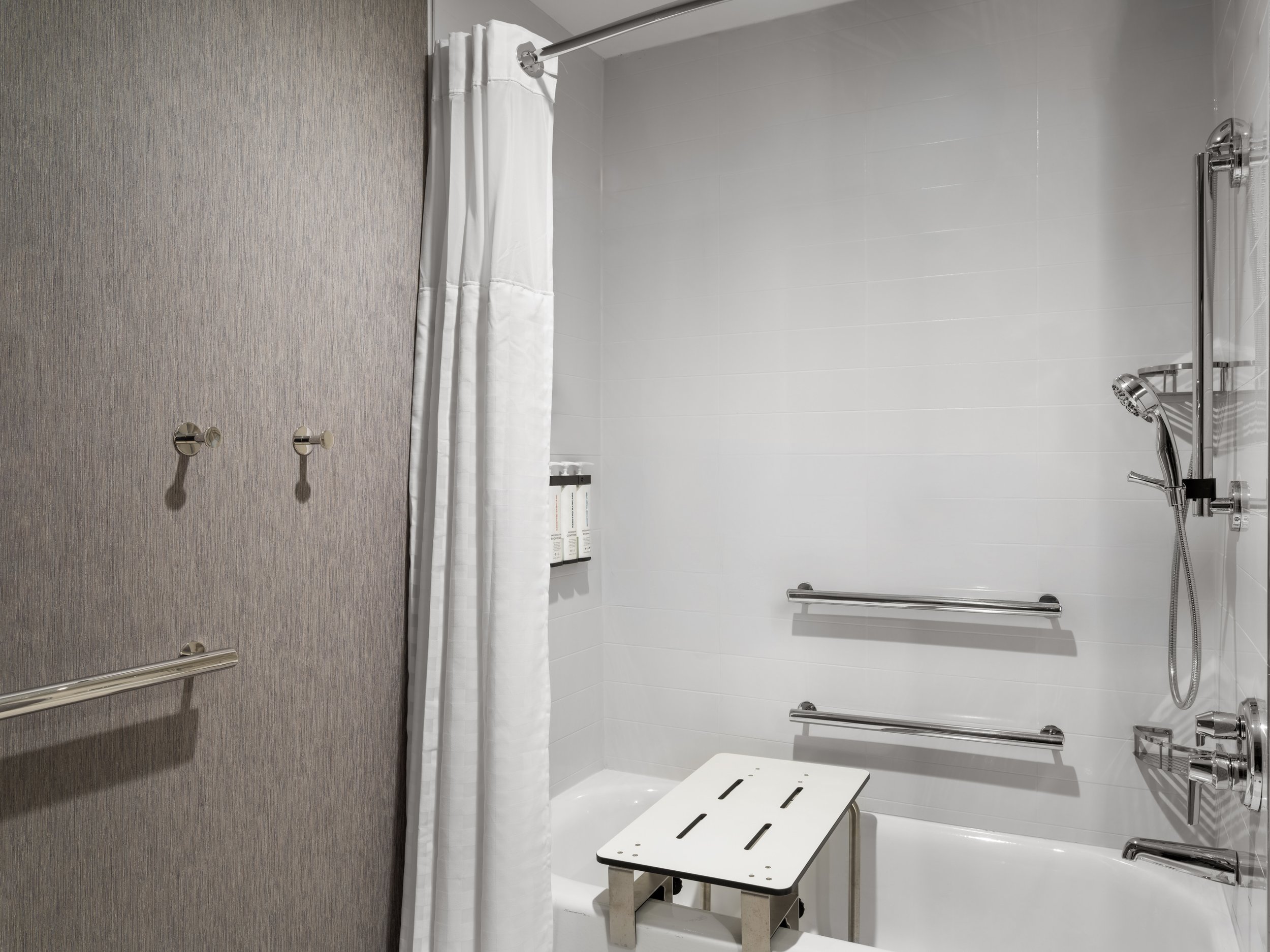 bilzb hyatt place billings rm437 adqt 5.jpg