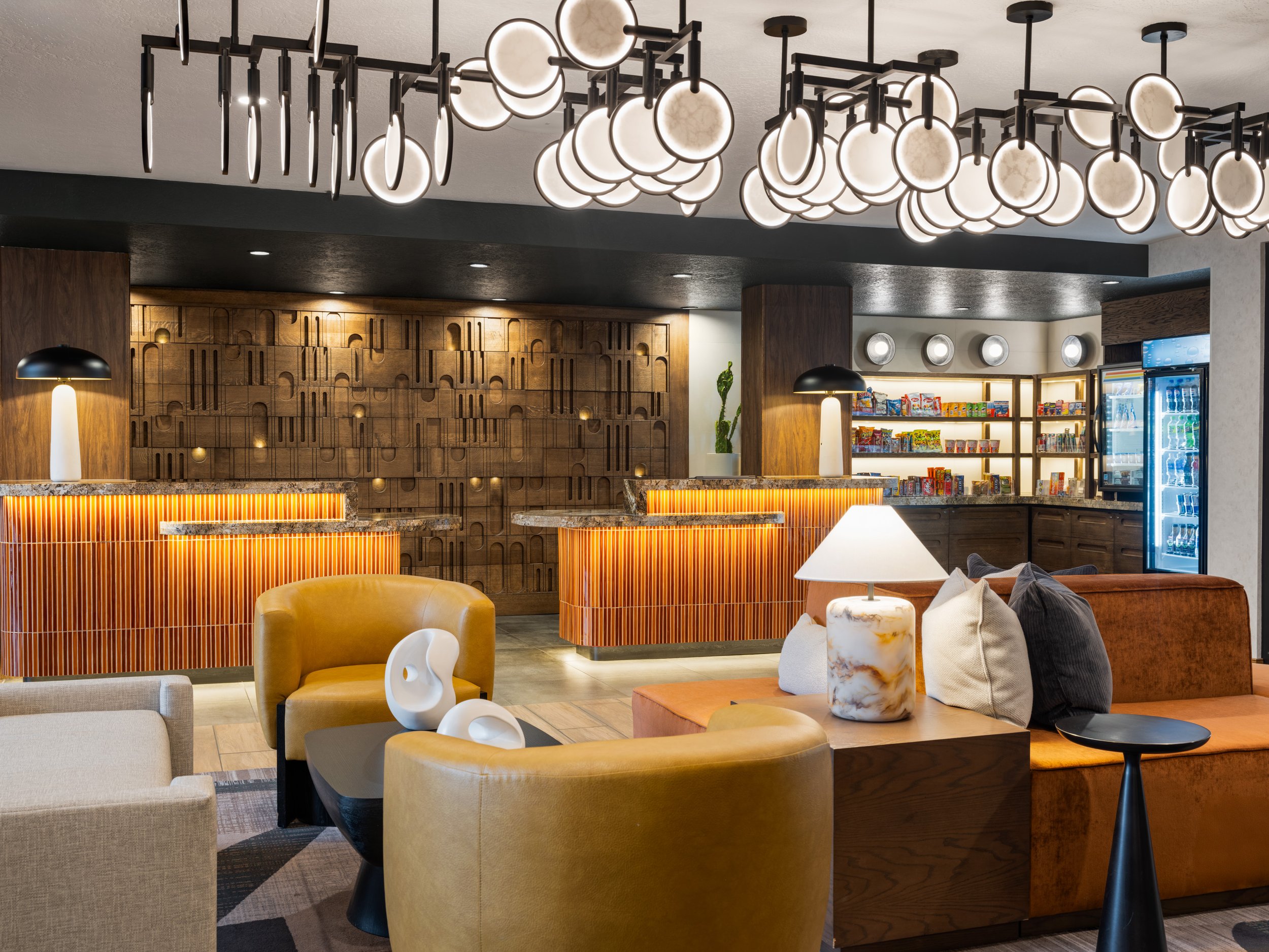 sguzz hyatt place springdale zion front desk 2.jpg