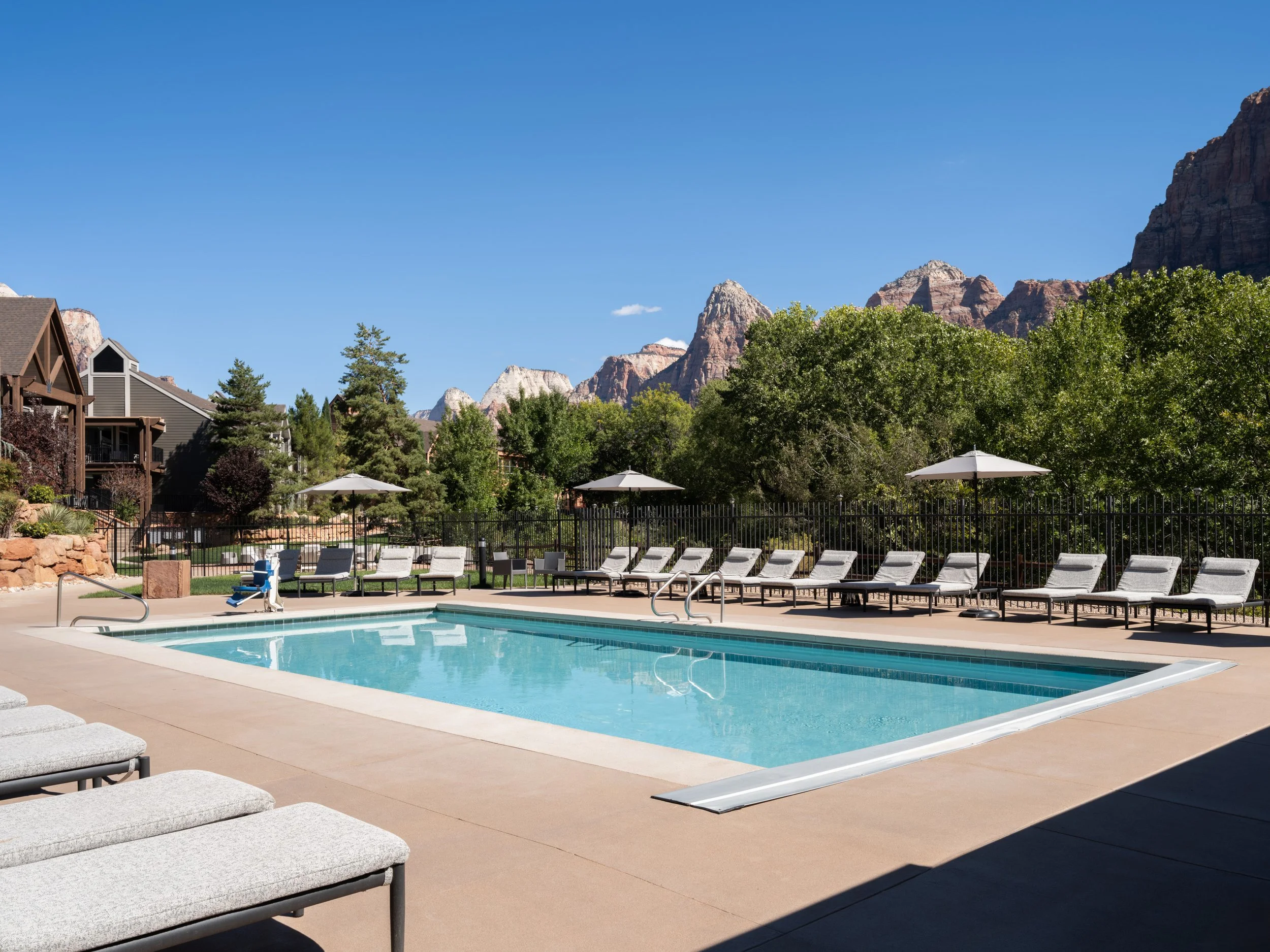sguzz hyatt place springdale zion pool 1.jpg