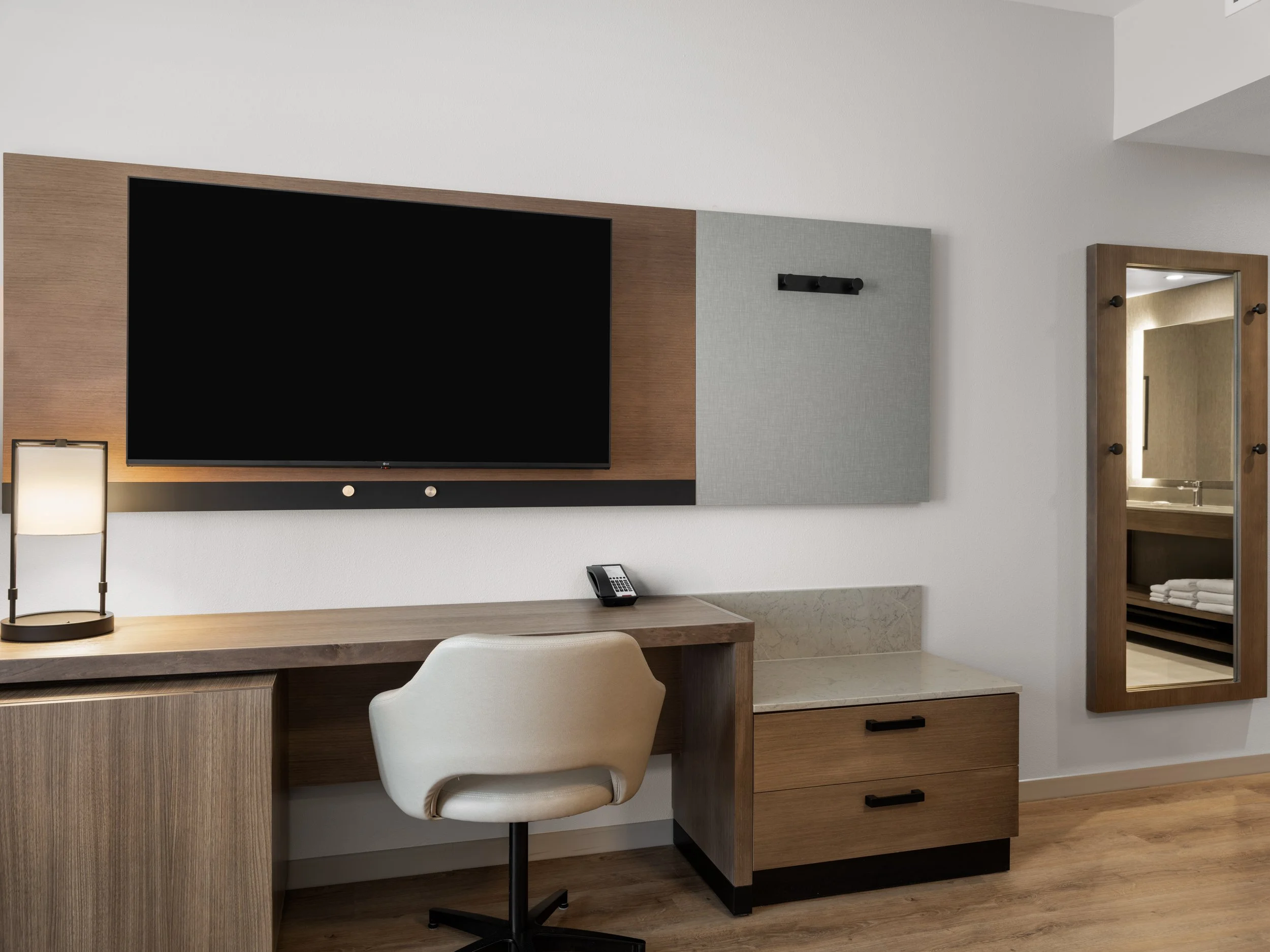 bilzb hyatt place billings rm429 hflk 3.jpg