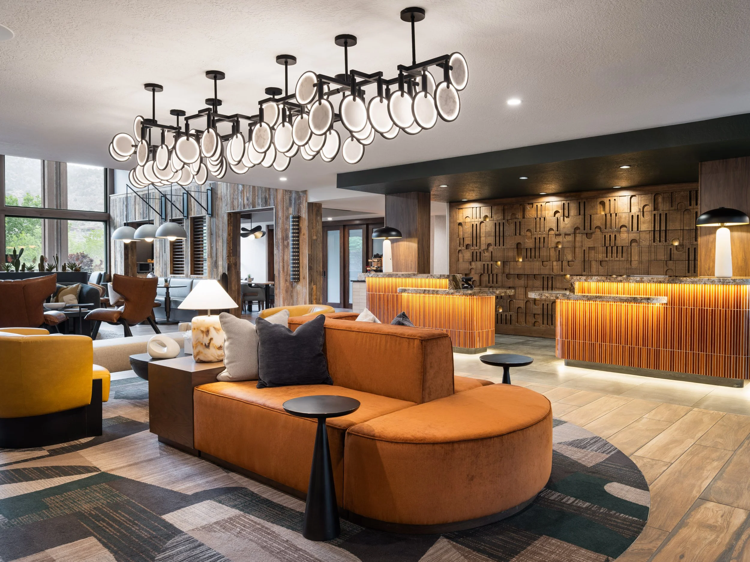 sguzz hyatt place springdale zion front desk 1.jpg