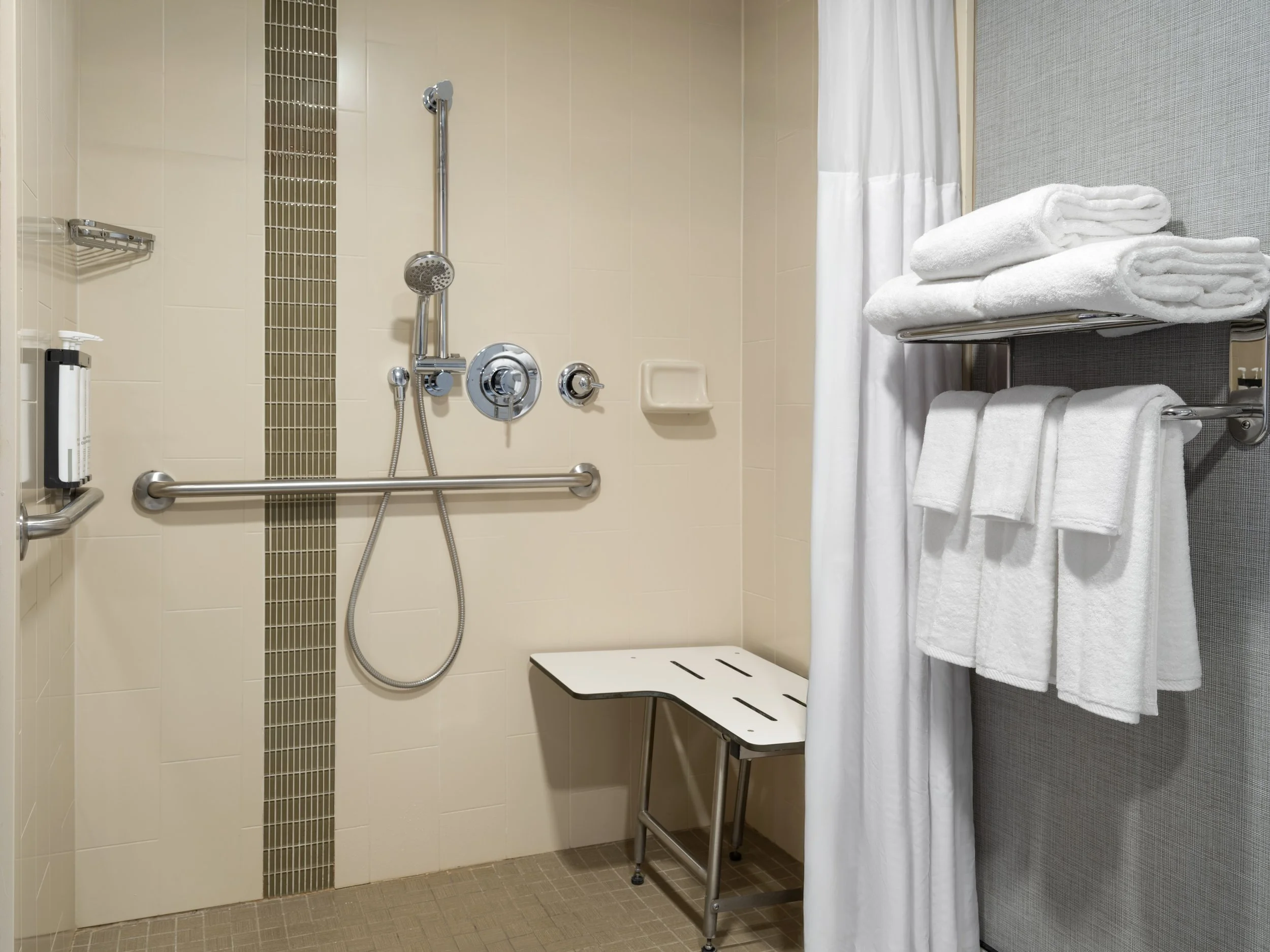mkczm hyatt place rm224 knga 3.jpg