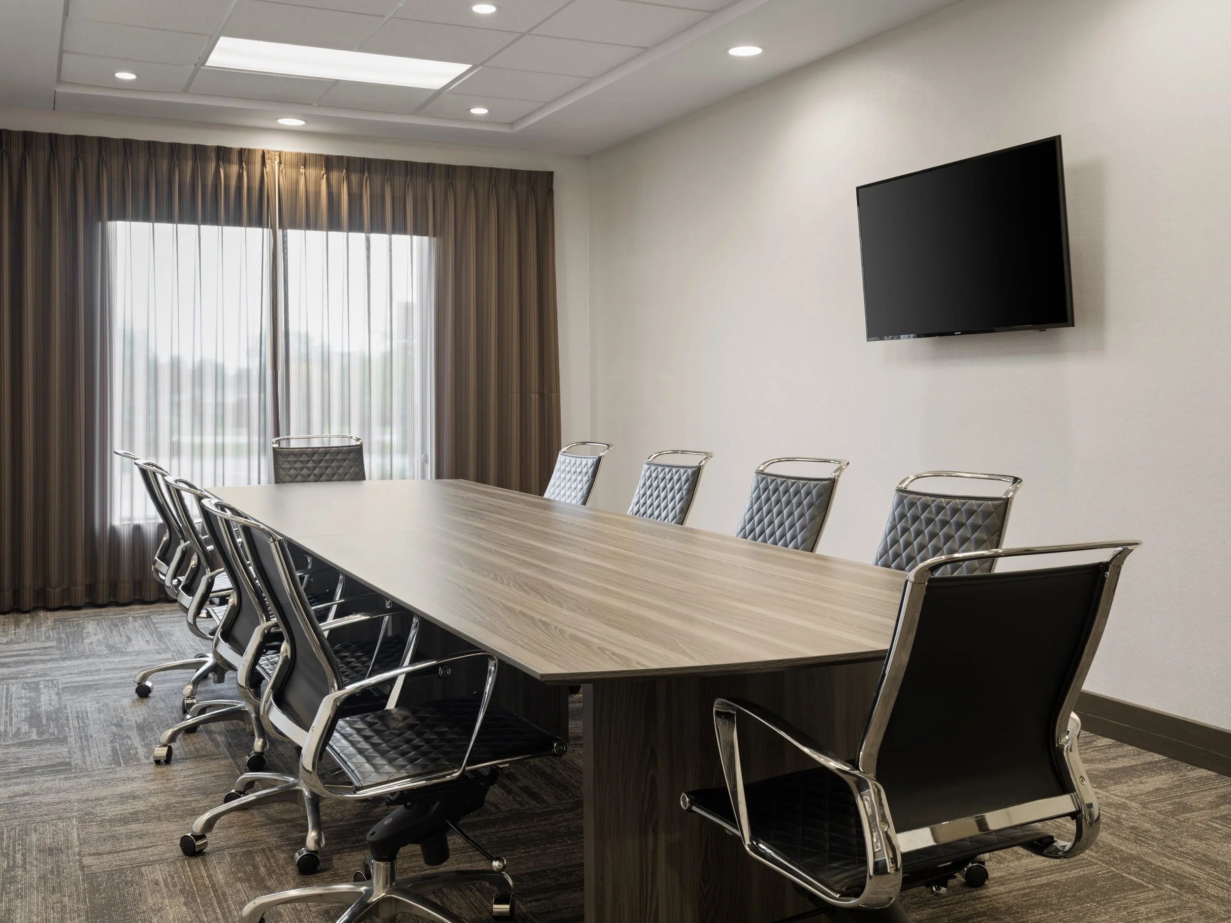 dsmzw hyatt place west des moines boardroom 1.jpg