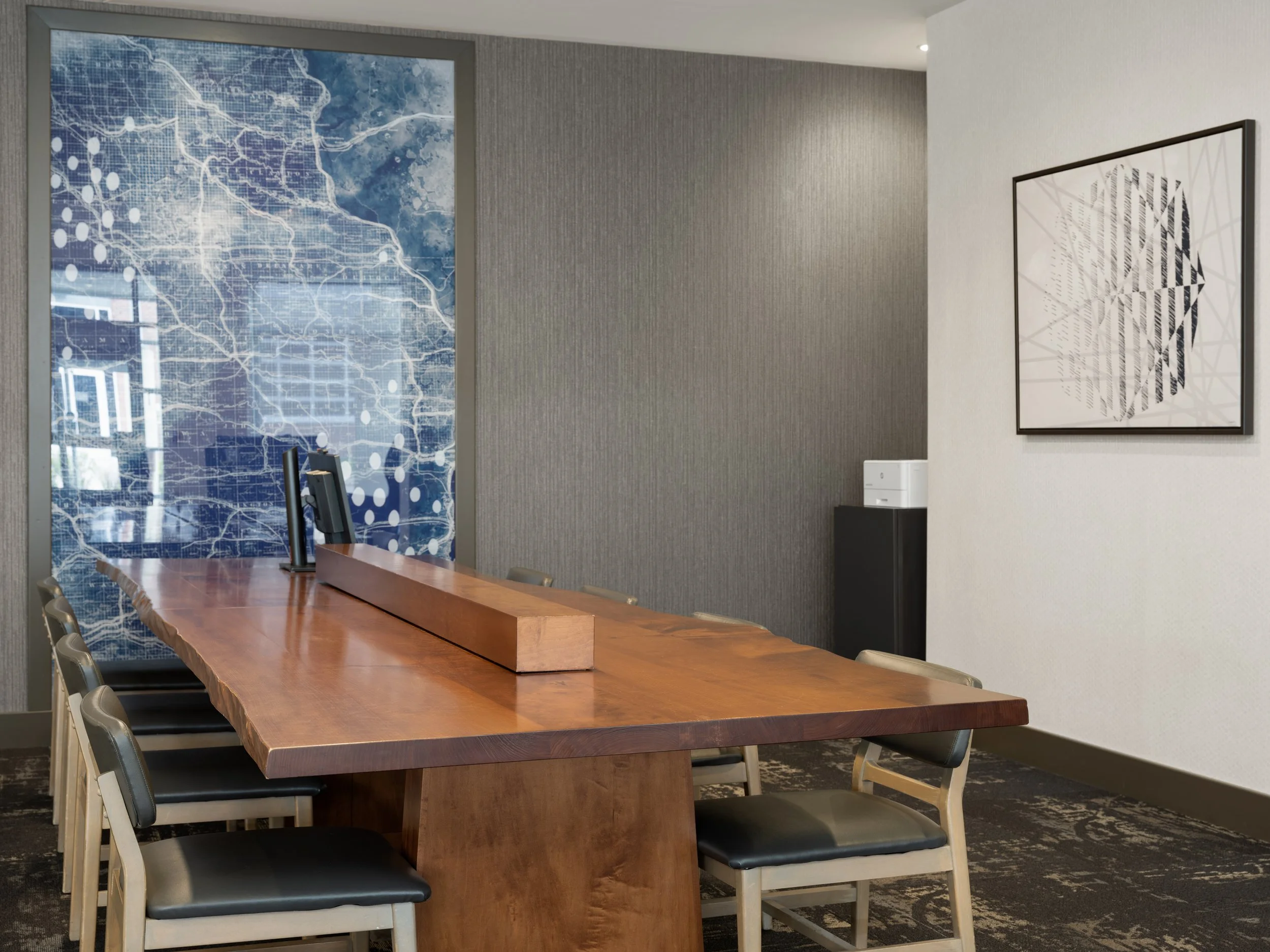 dsmzw hyatt place west des moines business center 2.jpg