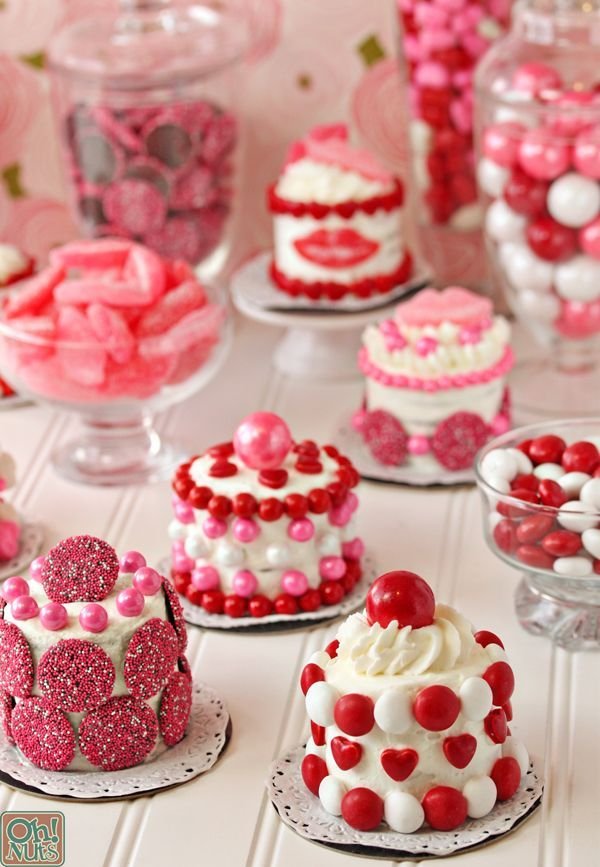 Easy Valentine’s Day Mini Cakes _ Oh Nuts Blog.jpeg